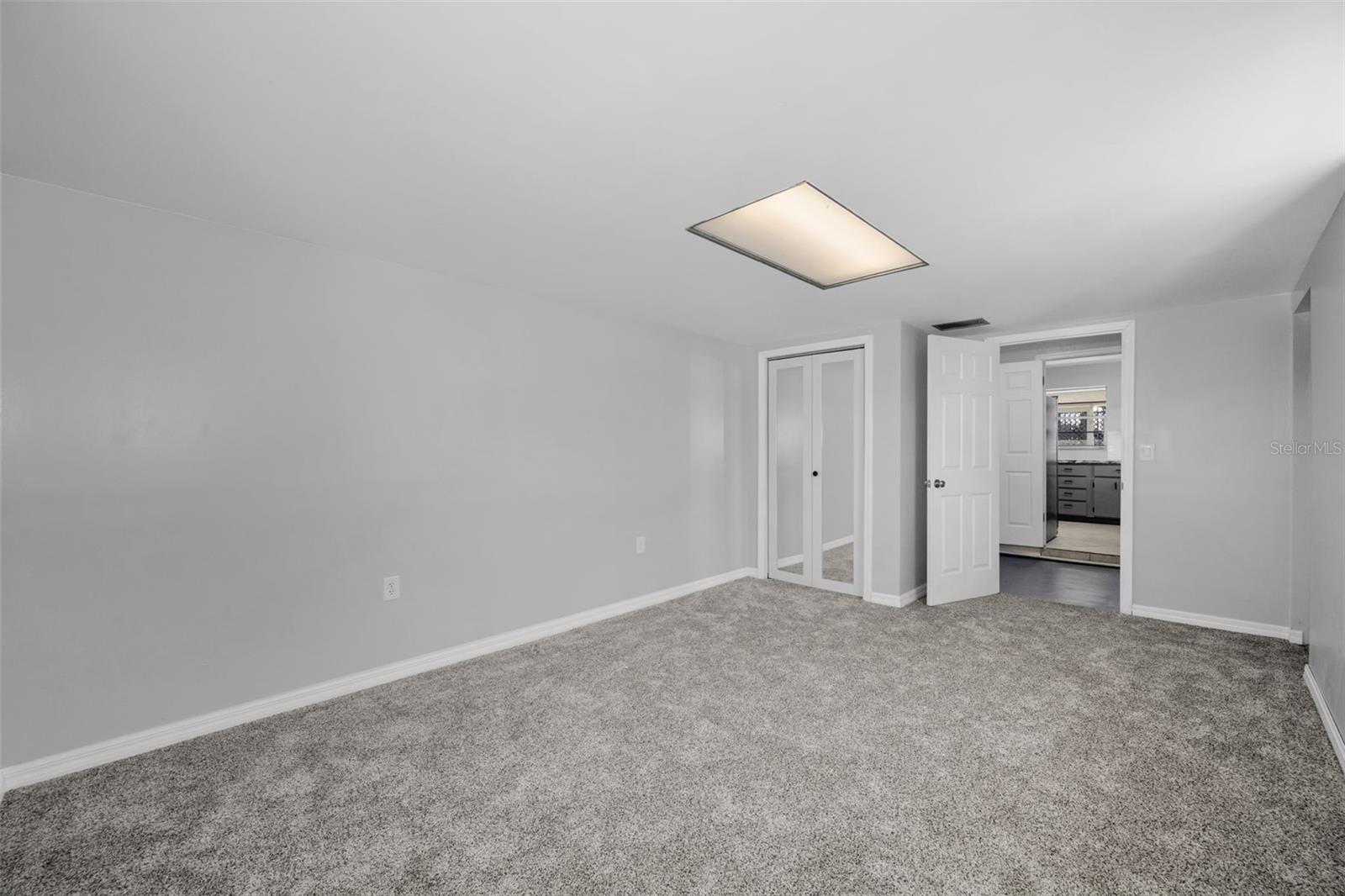 Listing photo id 33 for 5449 63rd Way N