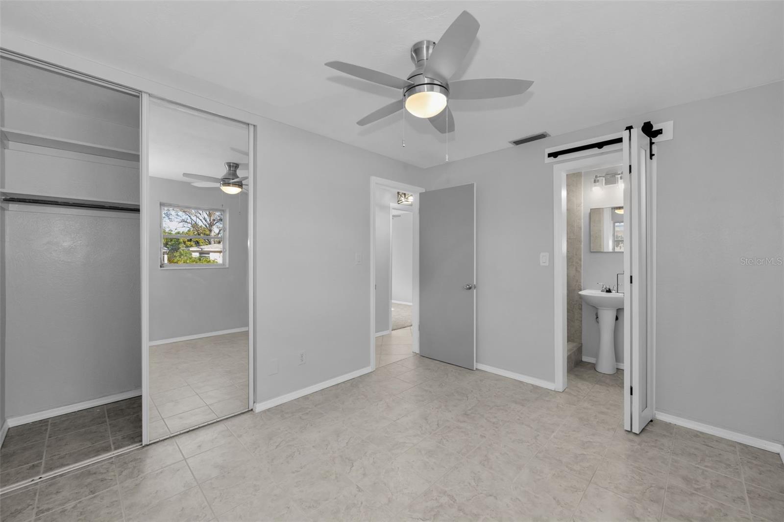 Listing photo id 39 for 5449 63rd Way N