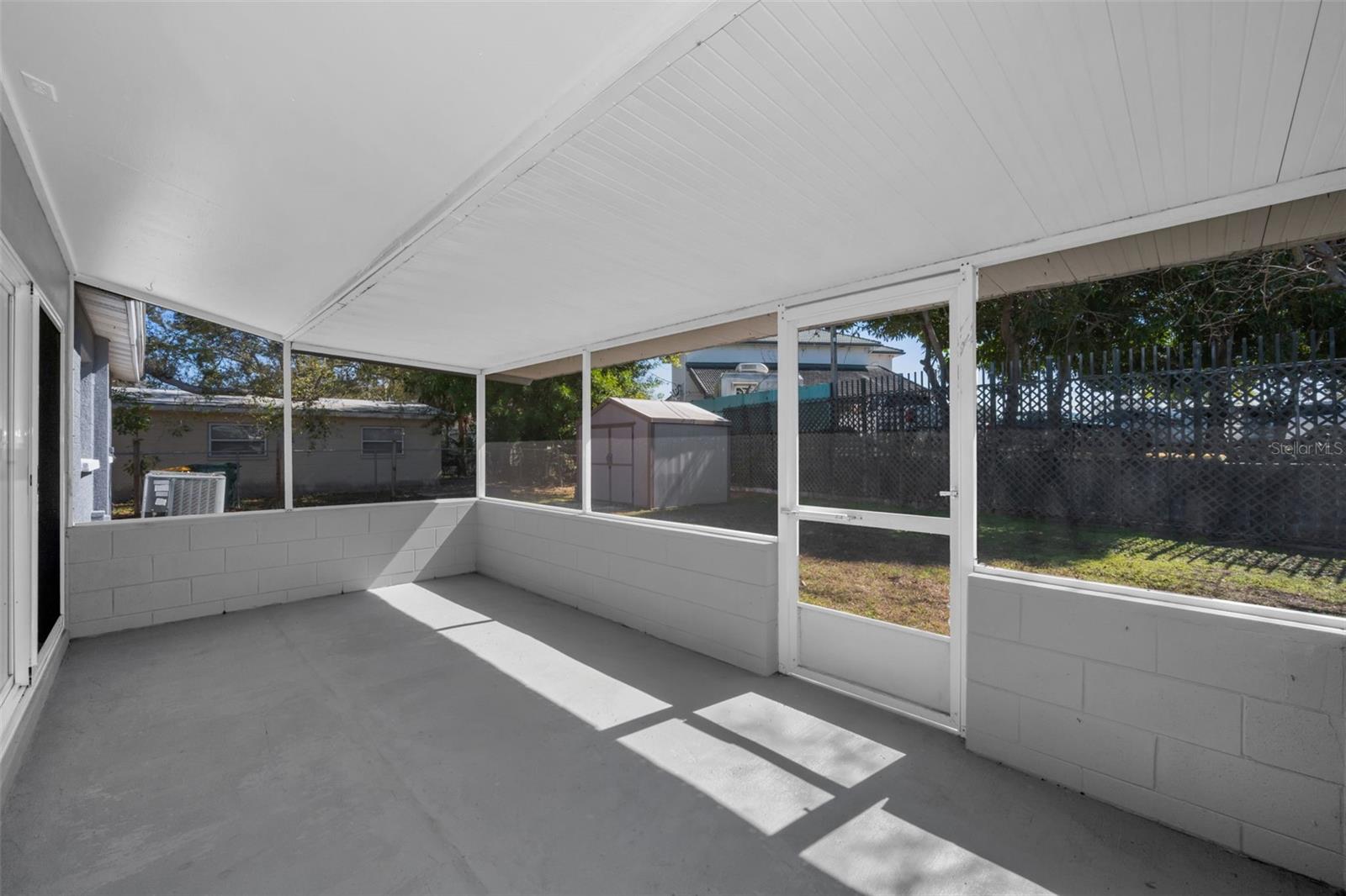 Listing photo id 41 for 5449 63rd Way N