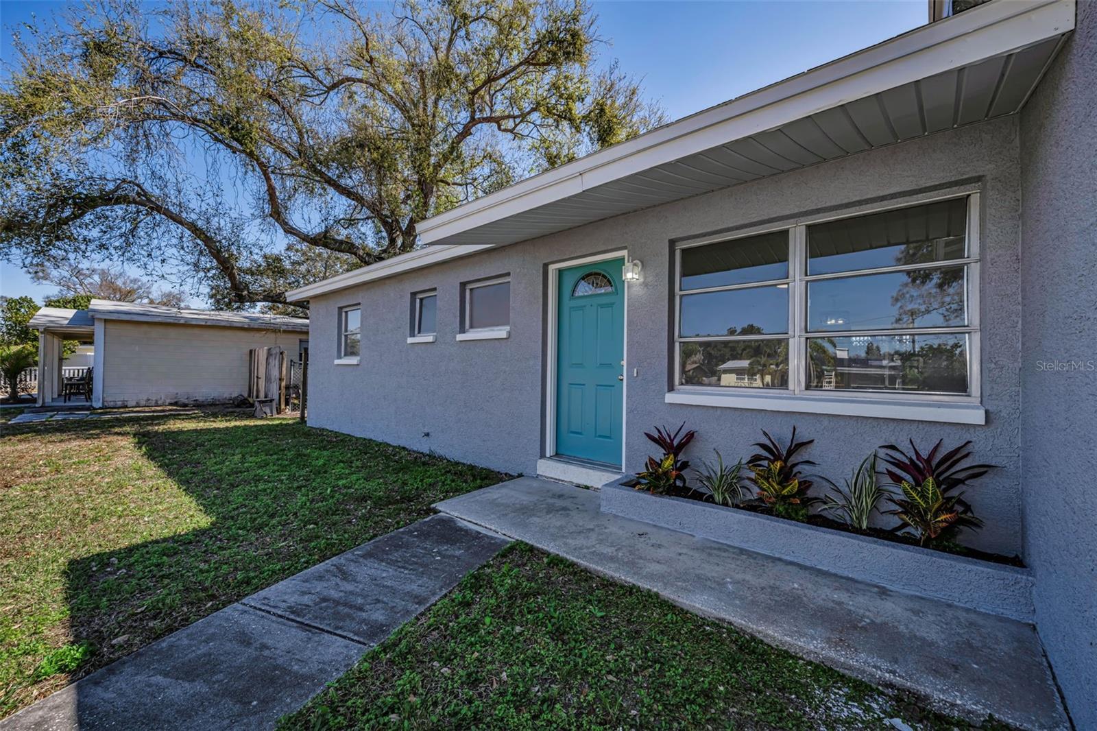 Listing photo id 4 for 5449 63rd Way N