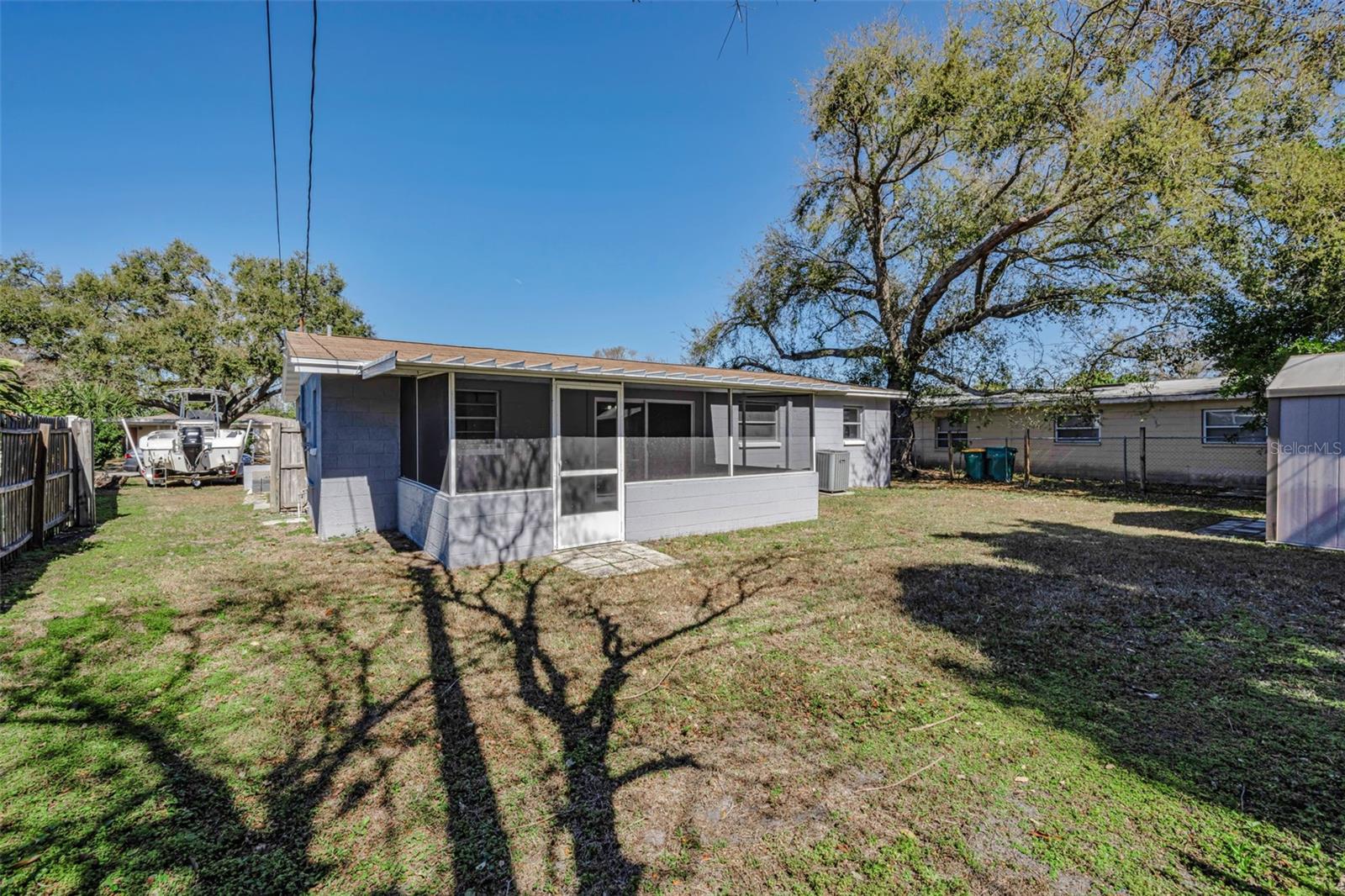 Listing photo id 7 for 5449 63rd Way N