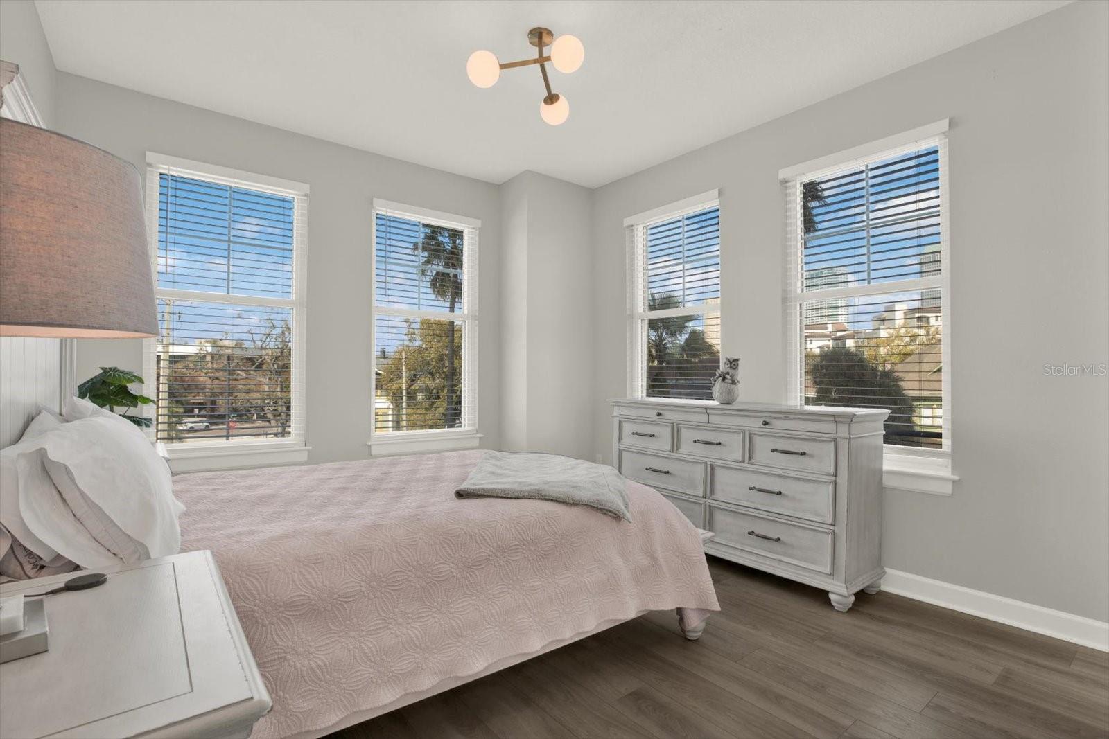 Image 16 of 44 For 345 Bayshore Boulevard 302