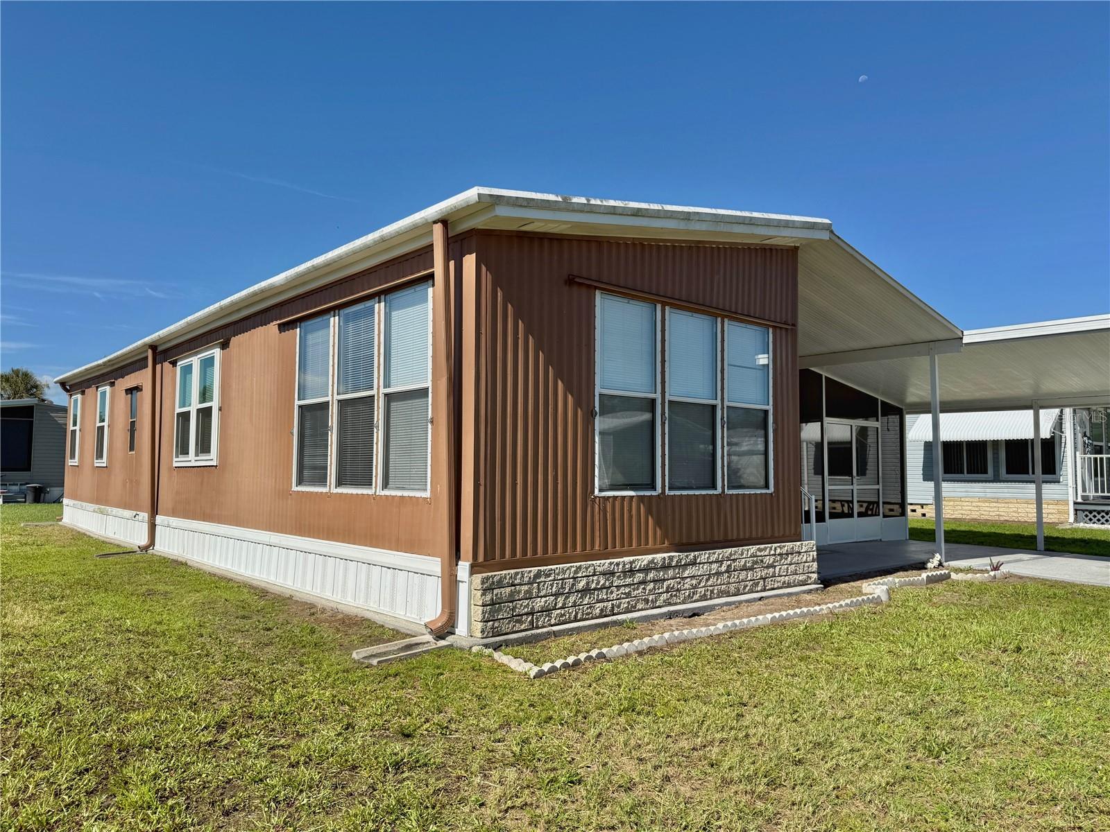 Image 9 of 14 For 225 Saint Thomas Circle