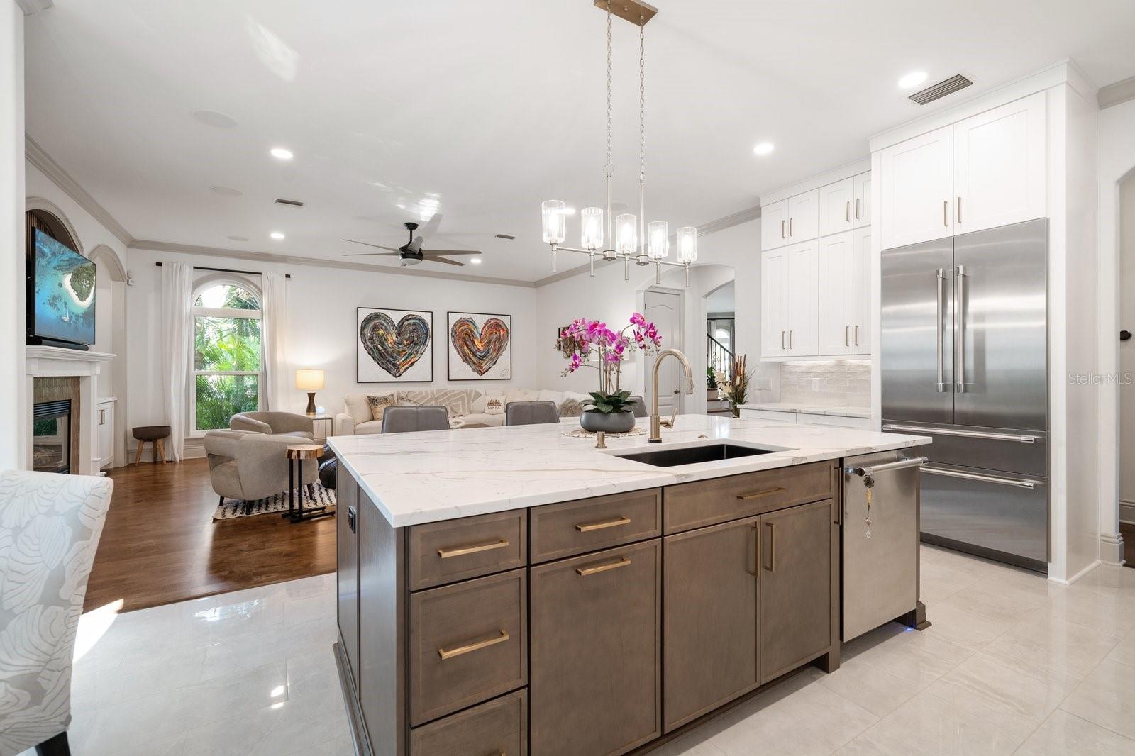 Listing photo id 13 for 3 Formosa Avenue