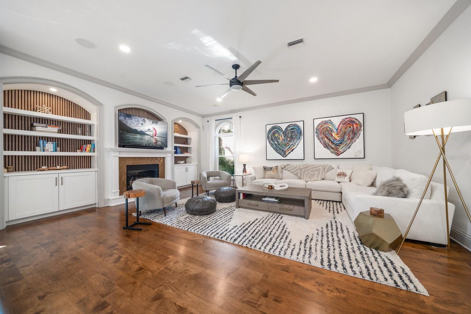 Listing photo id 14 for 3 Formosa Avenue