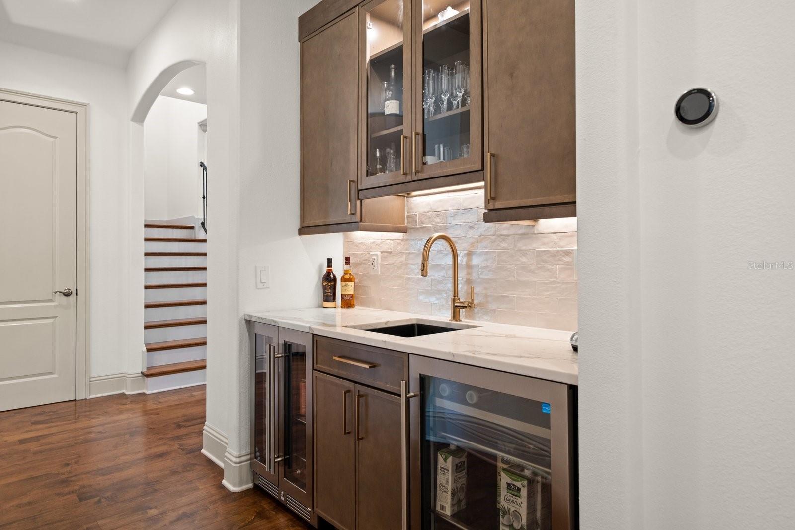 Listing photo id 17 for 3 Formosa Avenue