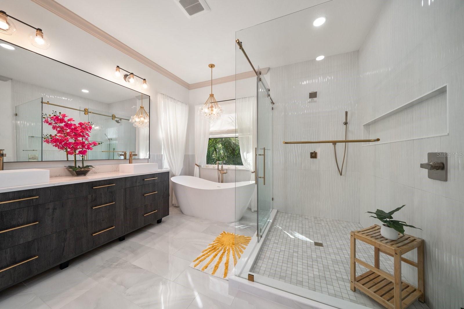 Listing photo id 25 for 3 Formosa Avenue