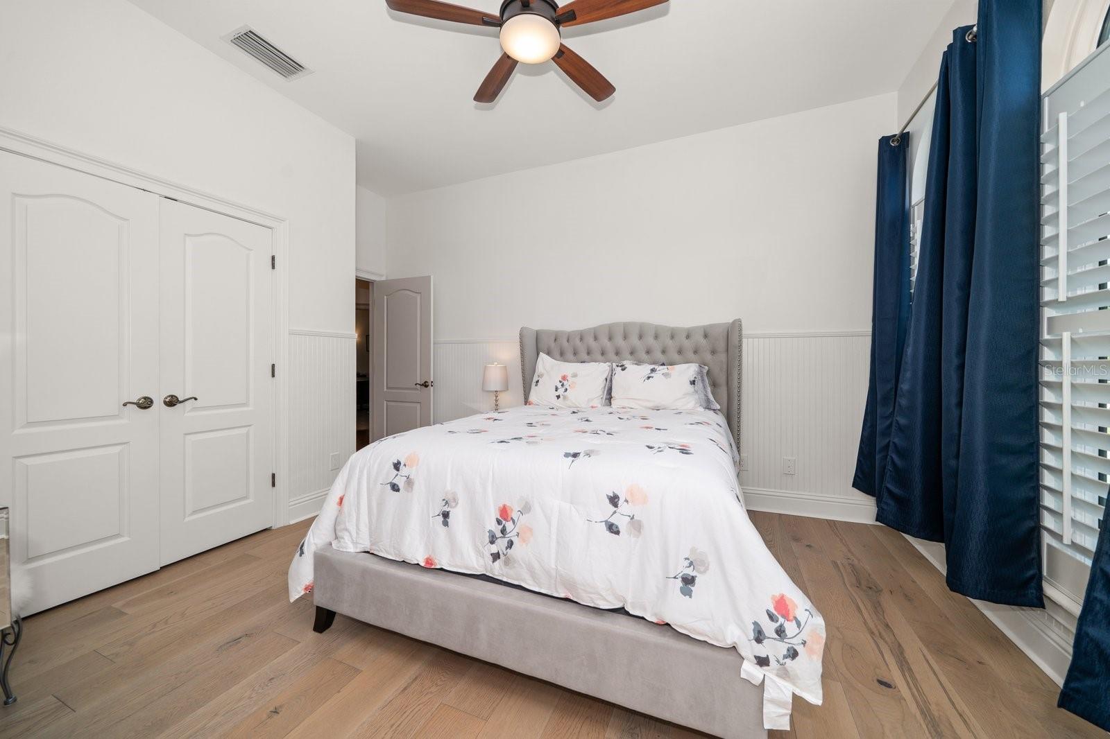 Listing photo id 29 for 3 Formosa Avenue