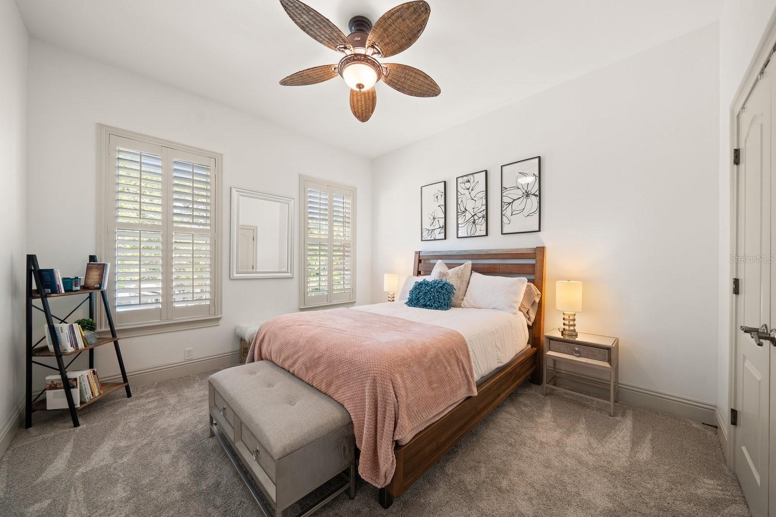 Listing photo id 32 for 3 Formosa Avenue