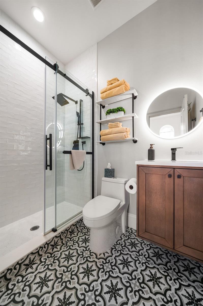 Listing photo id 36 for 3 Formosa Avenue