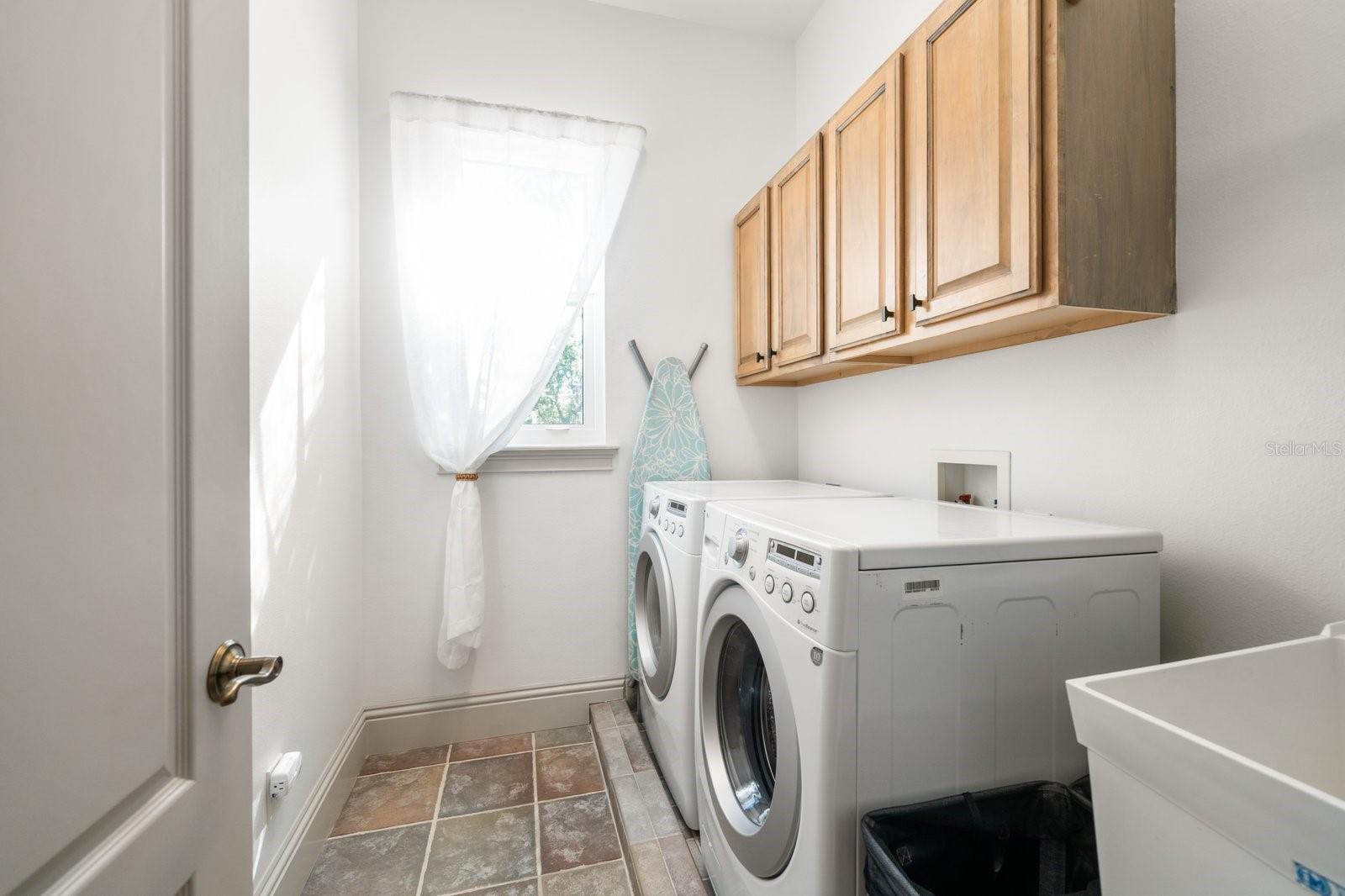 Listing photo id 37 for 3 Formosa Avenue