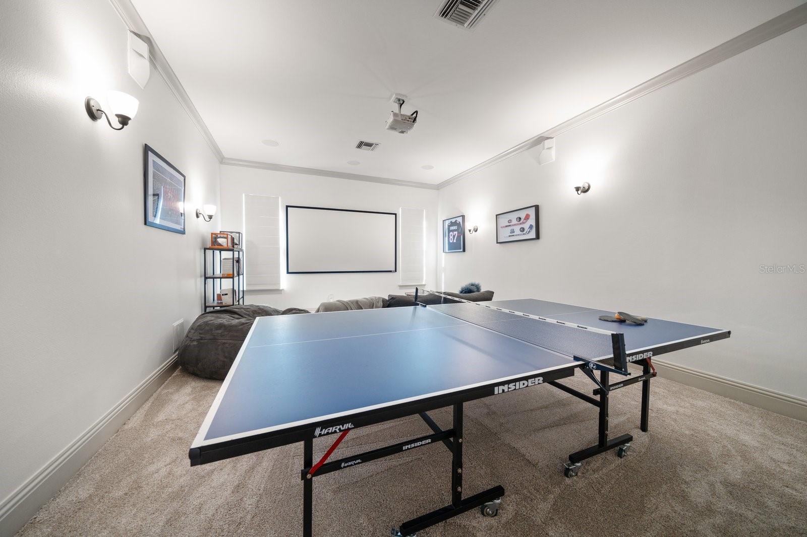 Listing photo id 39 for 3 Formosa Avenue