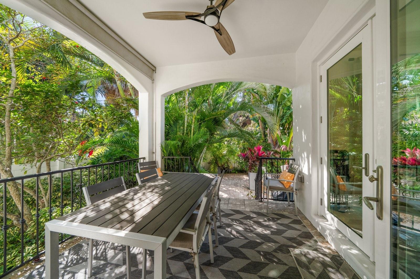 Listing photo id 40 for 3 Formosa Avenue