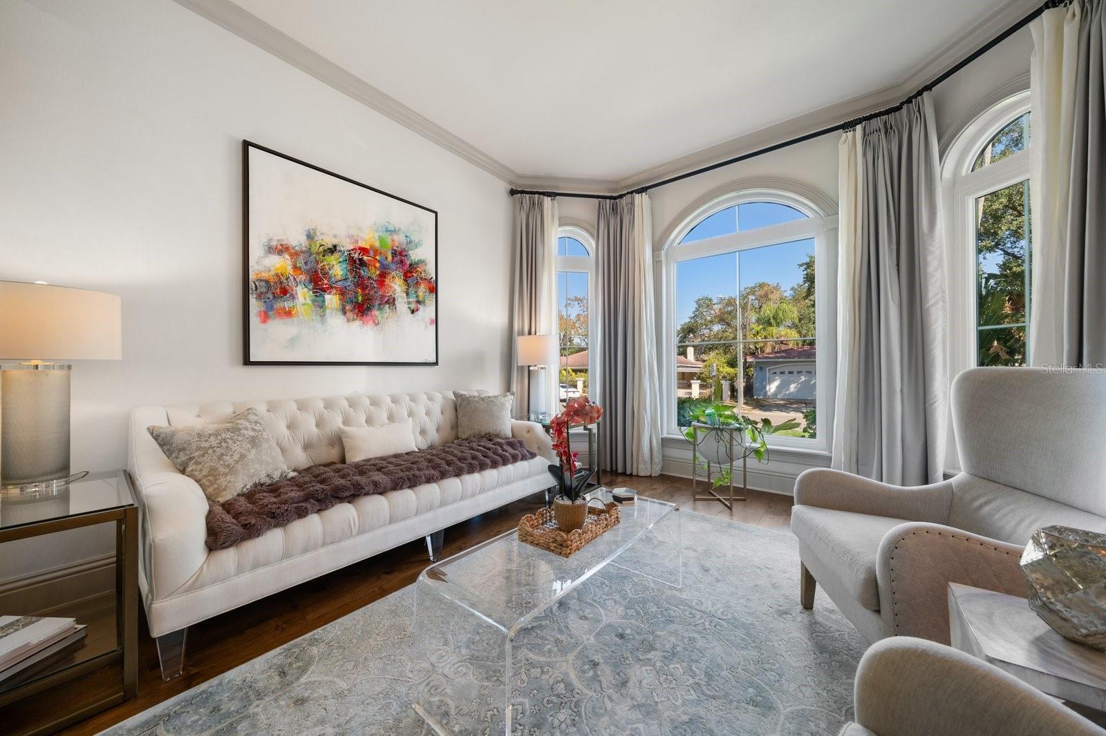 Listing photo id 4 for 3 Formosa Avenue