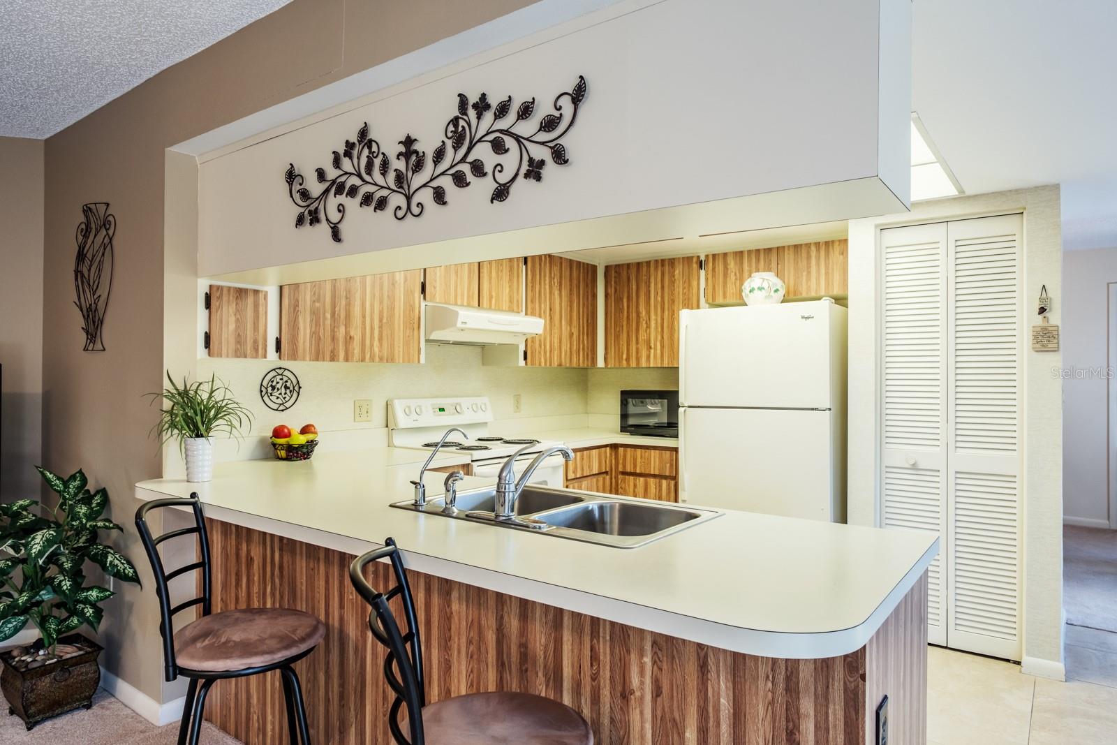 Image 32 of 72 For 2860 Longleaf Lane