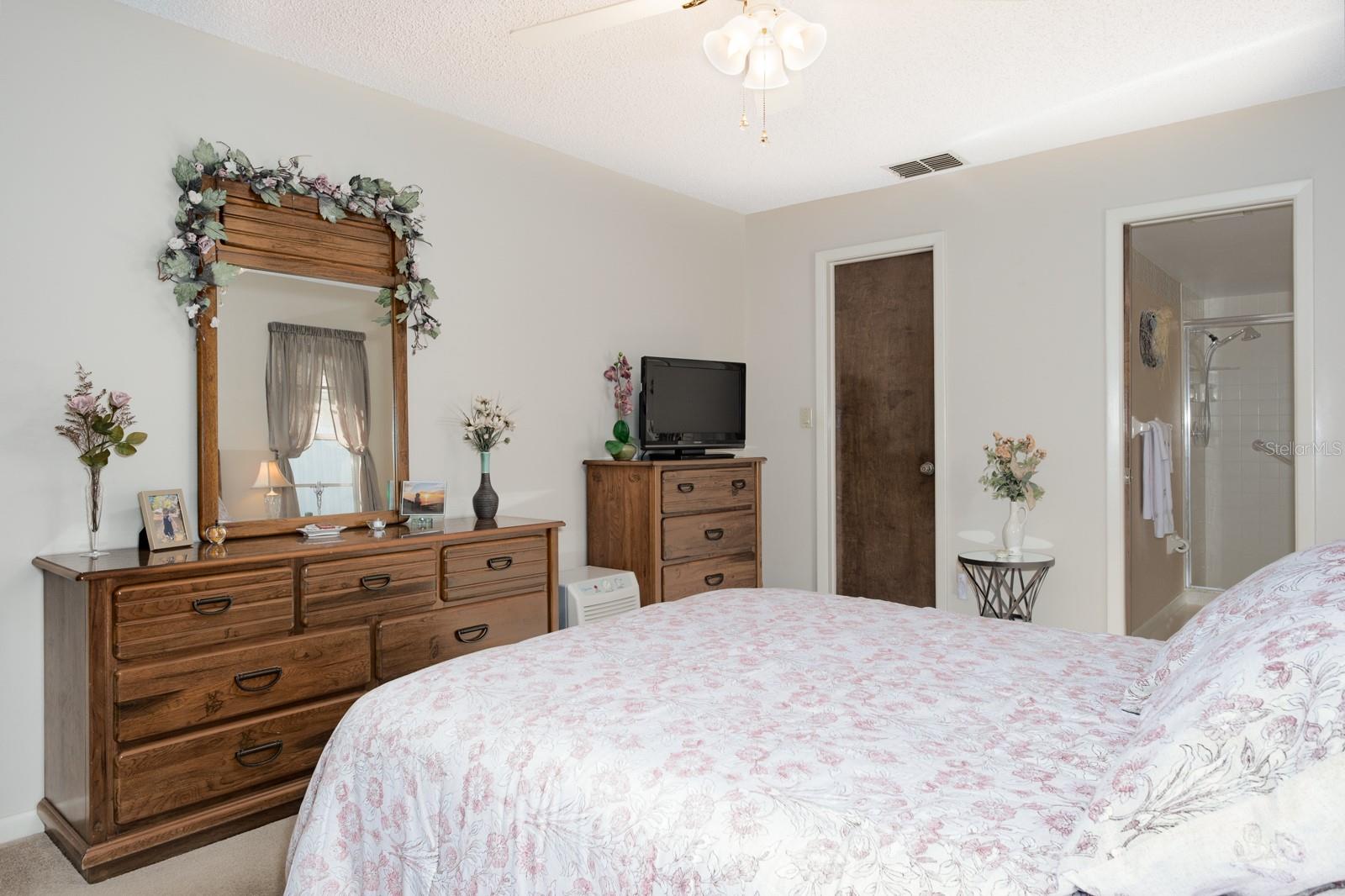 Image 41 of 72 For 2860 Longleaf Lane