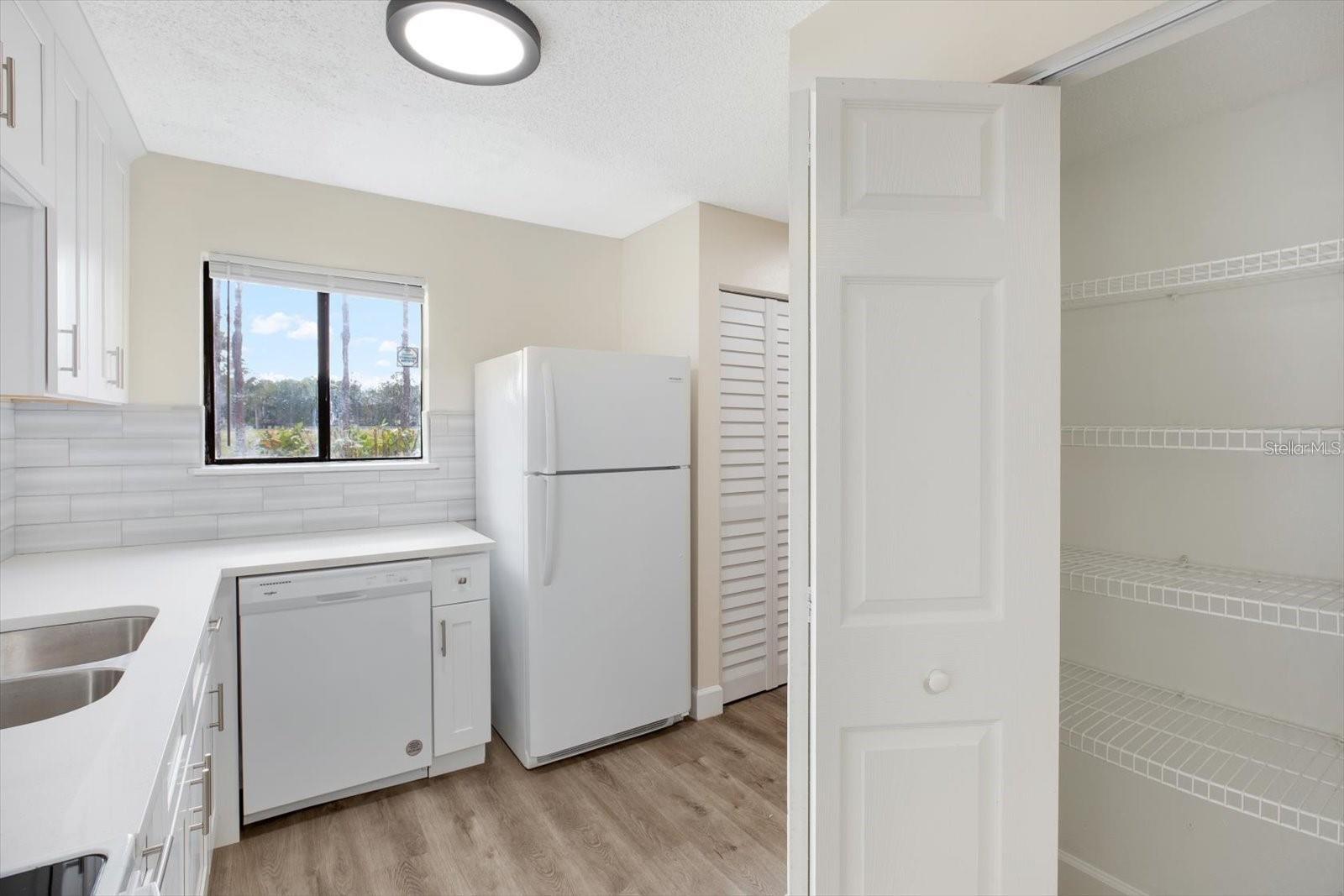 Image 11 of 31 For 22620 Gage Loop 27