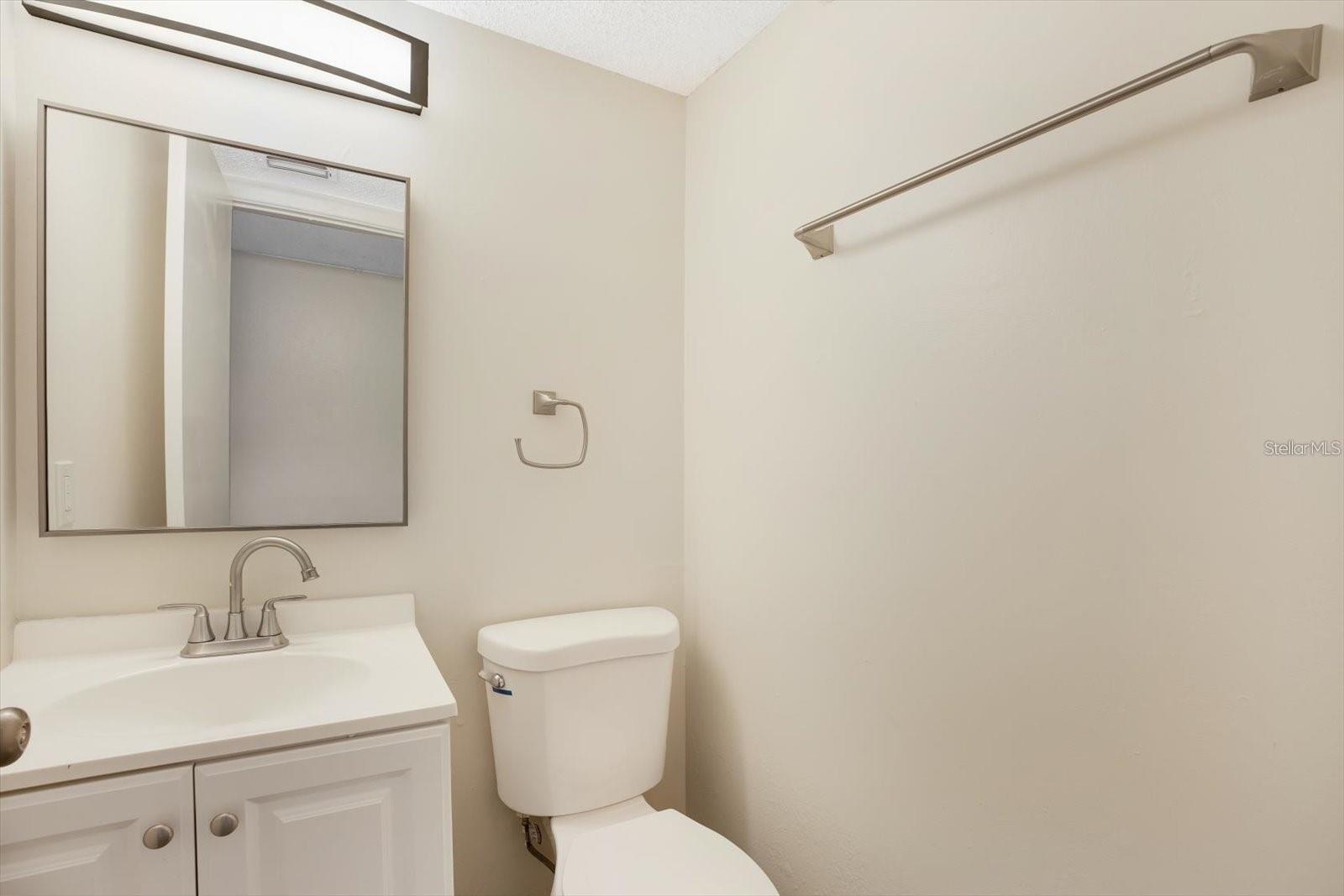 Image 15 of 31 For 22620 Gage Loop 27