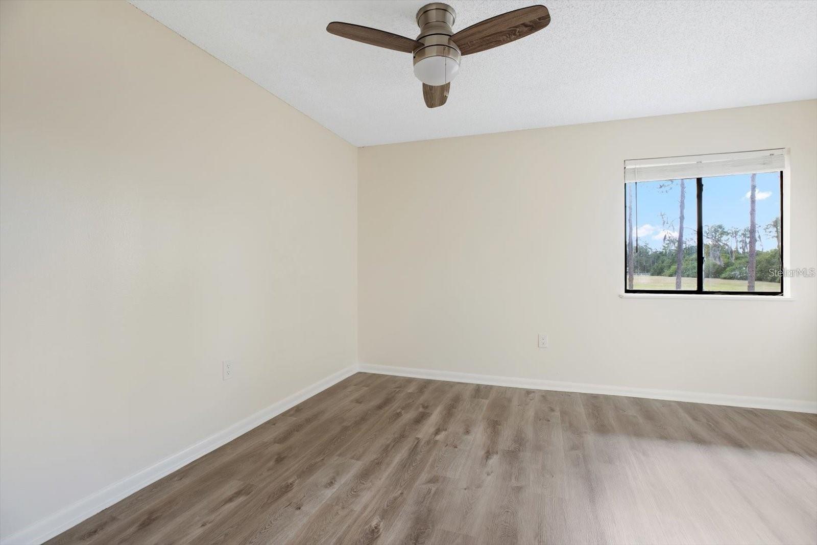 Image 18 of 31 For 22620 Gage Loop 27