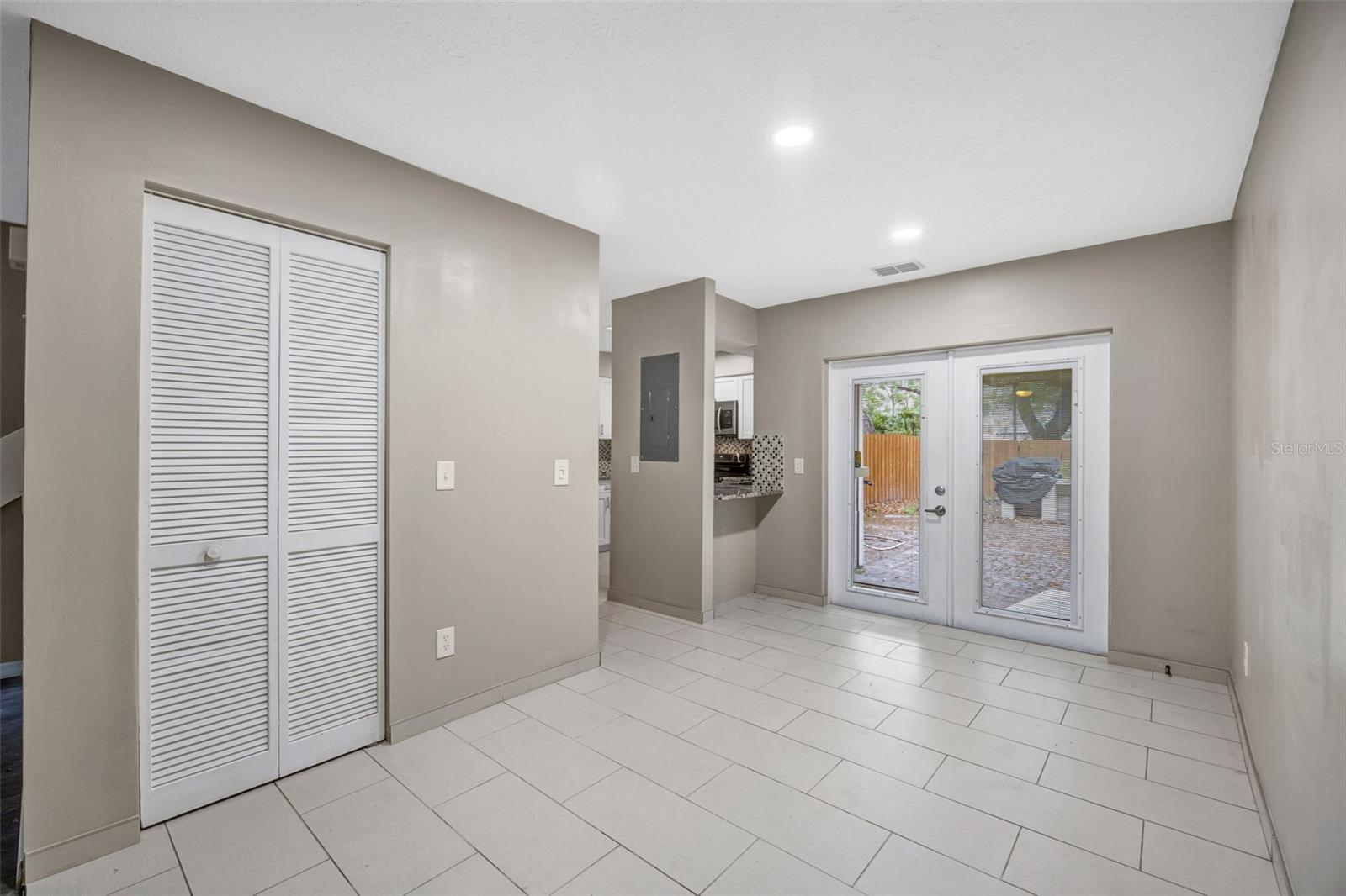 Image 17 of 43 For 9465 Forest Hills Circle