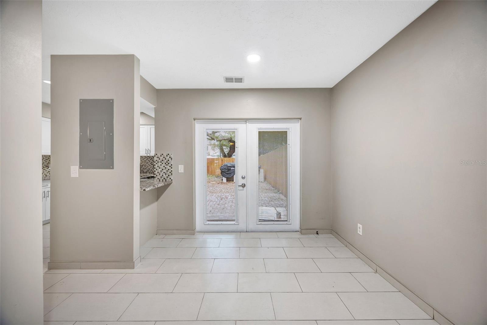 Image 20 of 43 For 9465 Forest Hills Circle