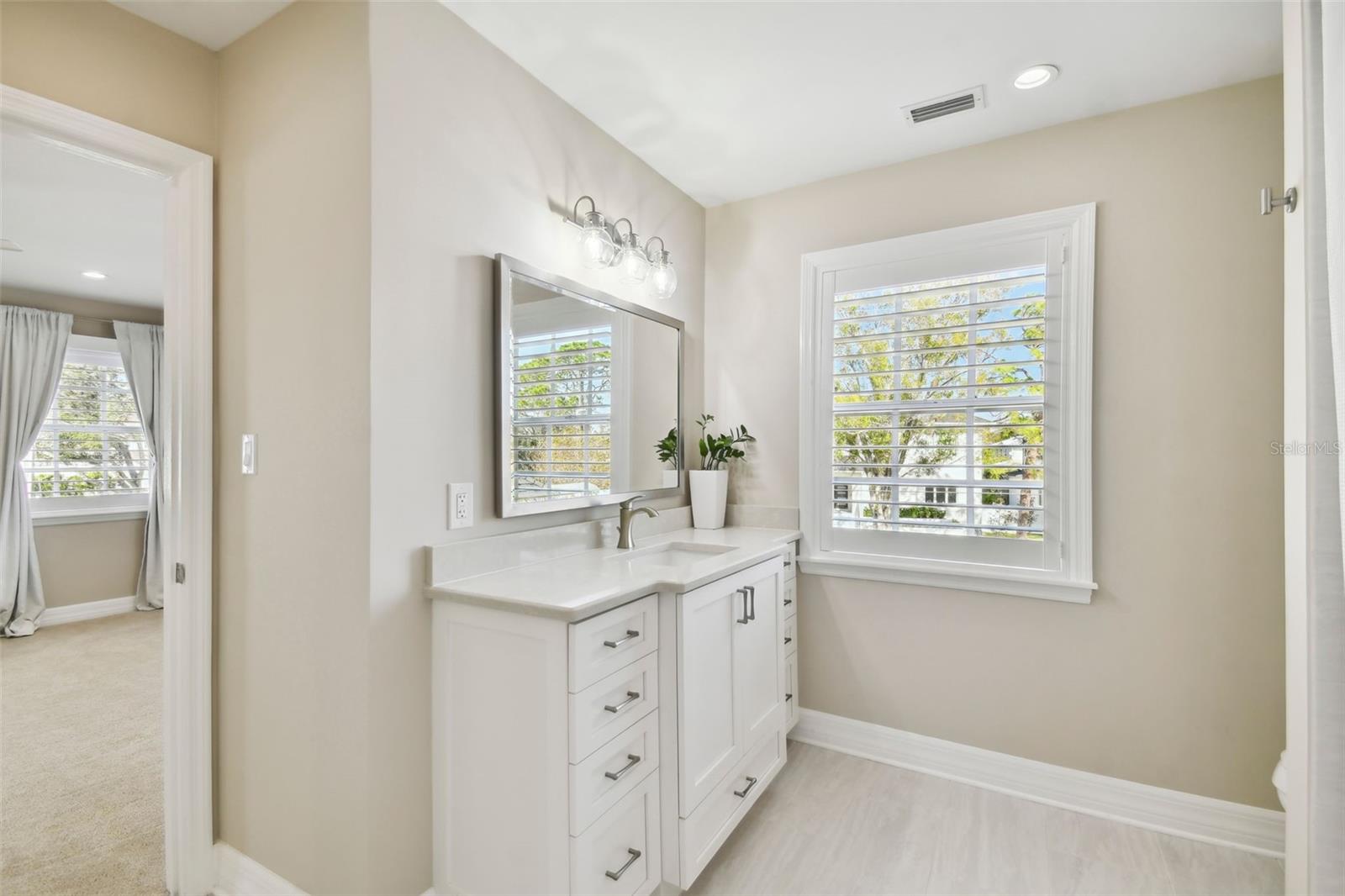 Image 44 of 71 For 5004 Leona Street