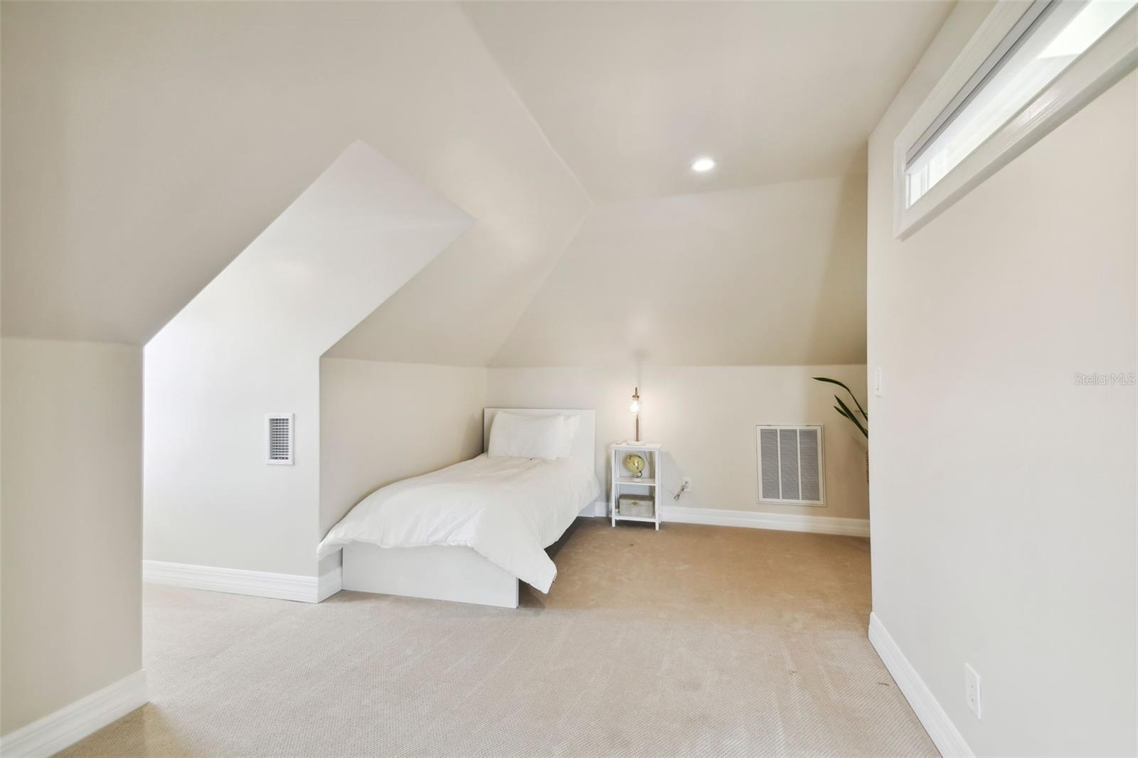 Image 54 of 71 For 5004 Leona Street