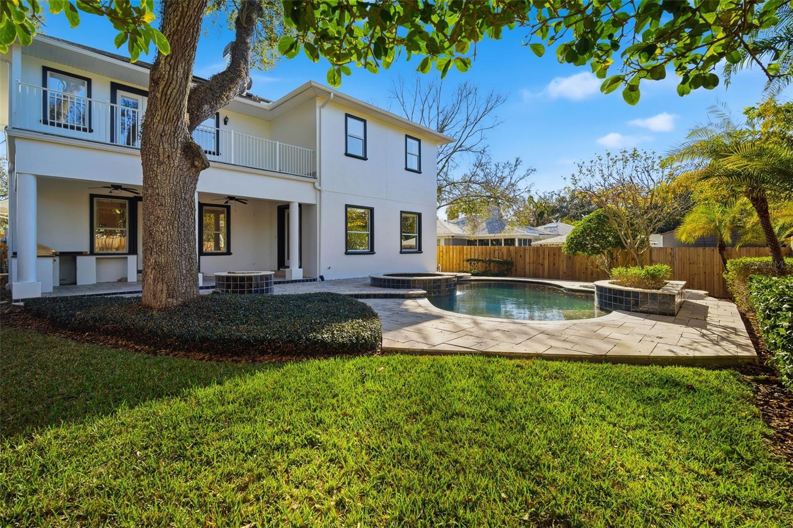 Listing photo id 37 for 4117 Azeele Street