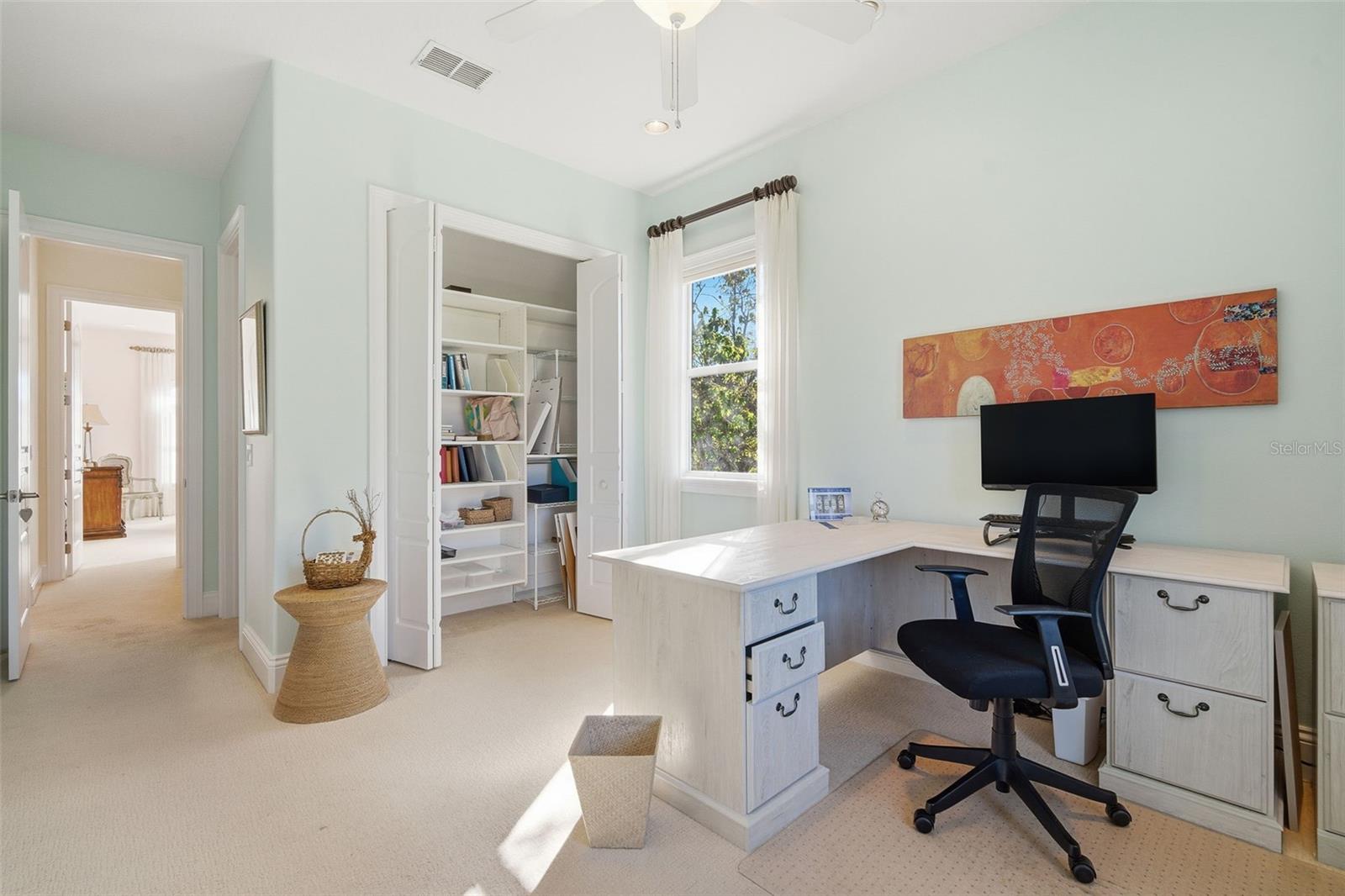 Listing photo id 42 for 4117 Azeele Street