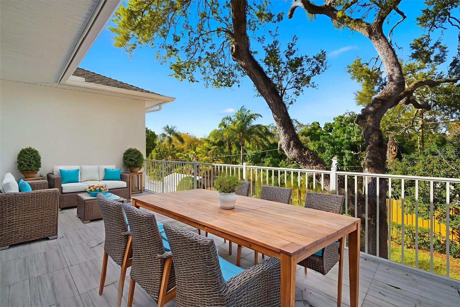 Listing photo id 46 for 4117 Azeele Street