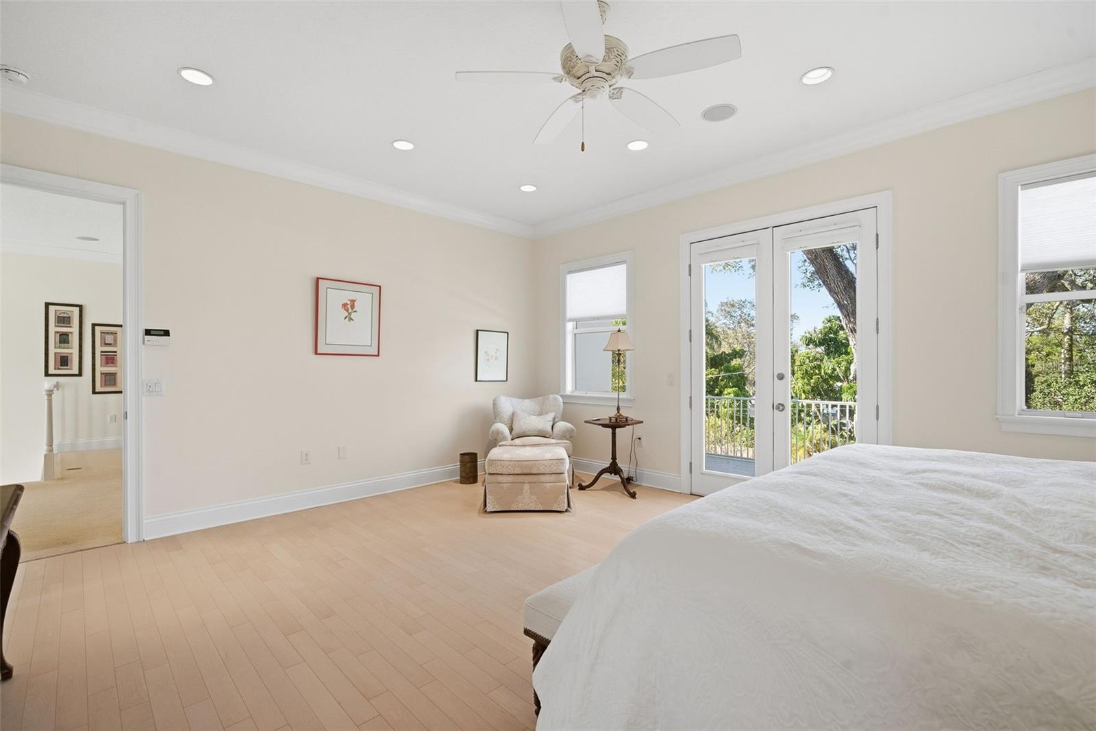 Listing photo id 47 for 4117 Azeele Street