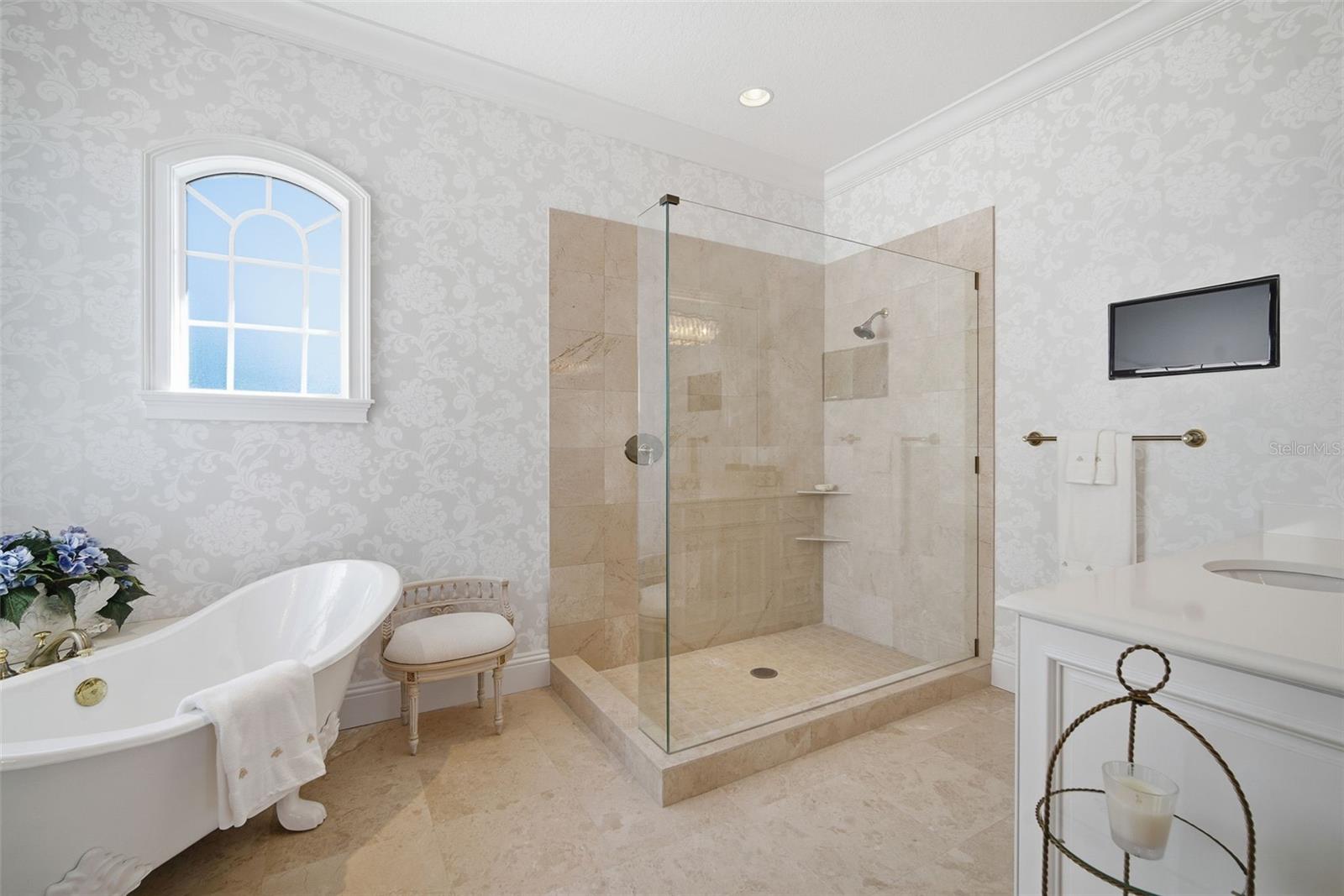 Listing photo id 55 for 4117 Azeele Street