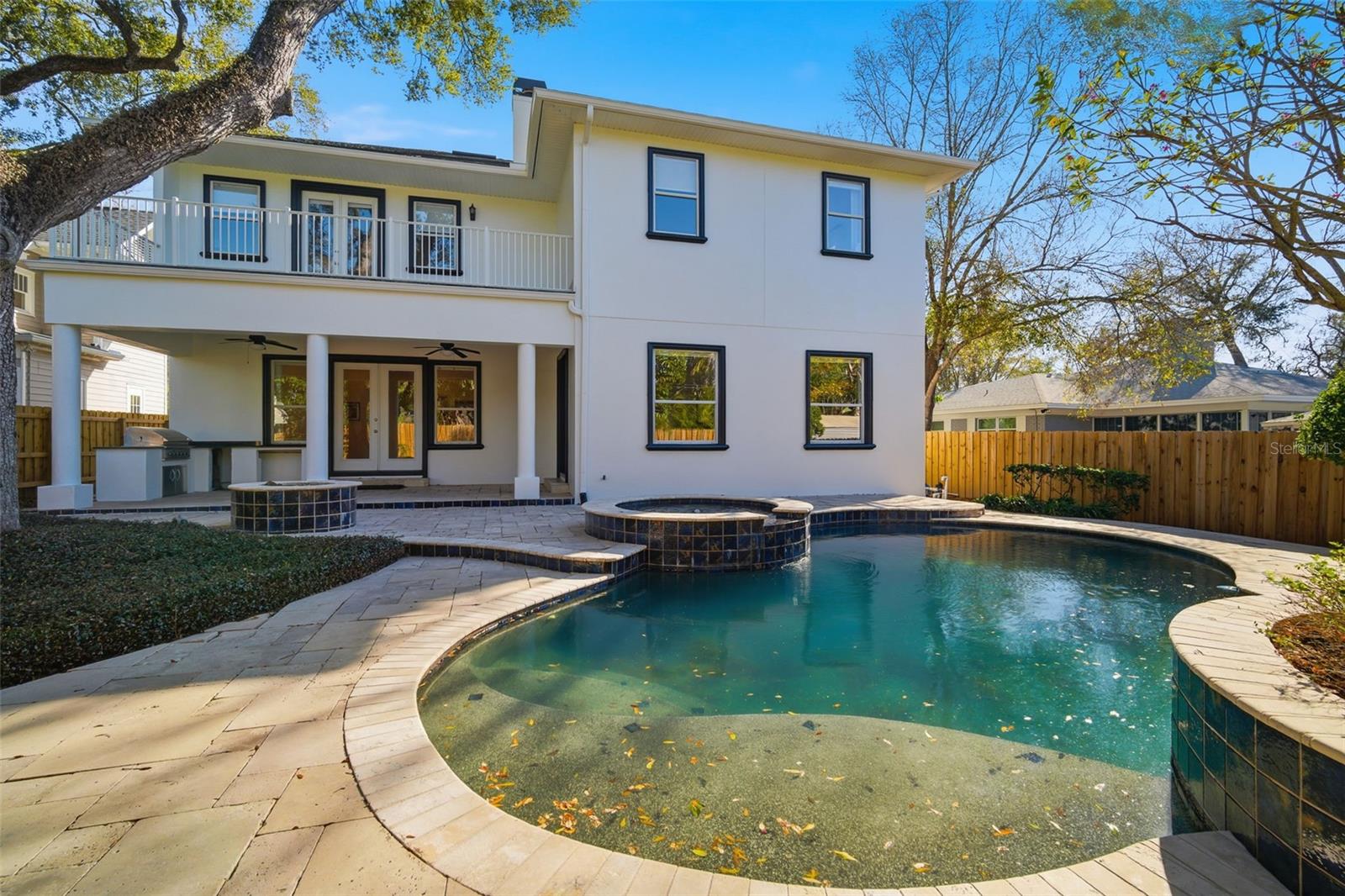 Listing photo id 58 for 4117 Azeele Street