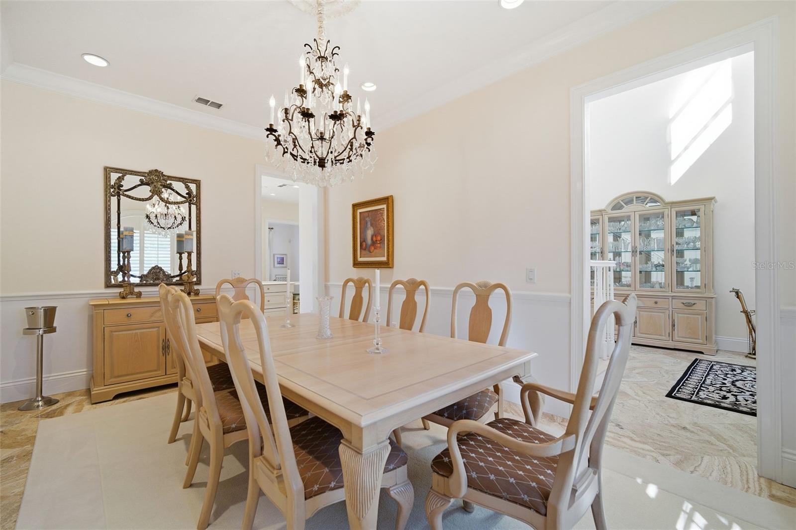 Listing photo id 60 for 4117 Azeele Street