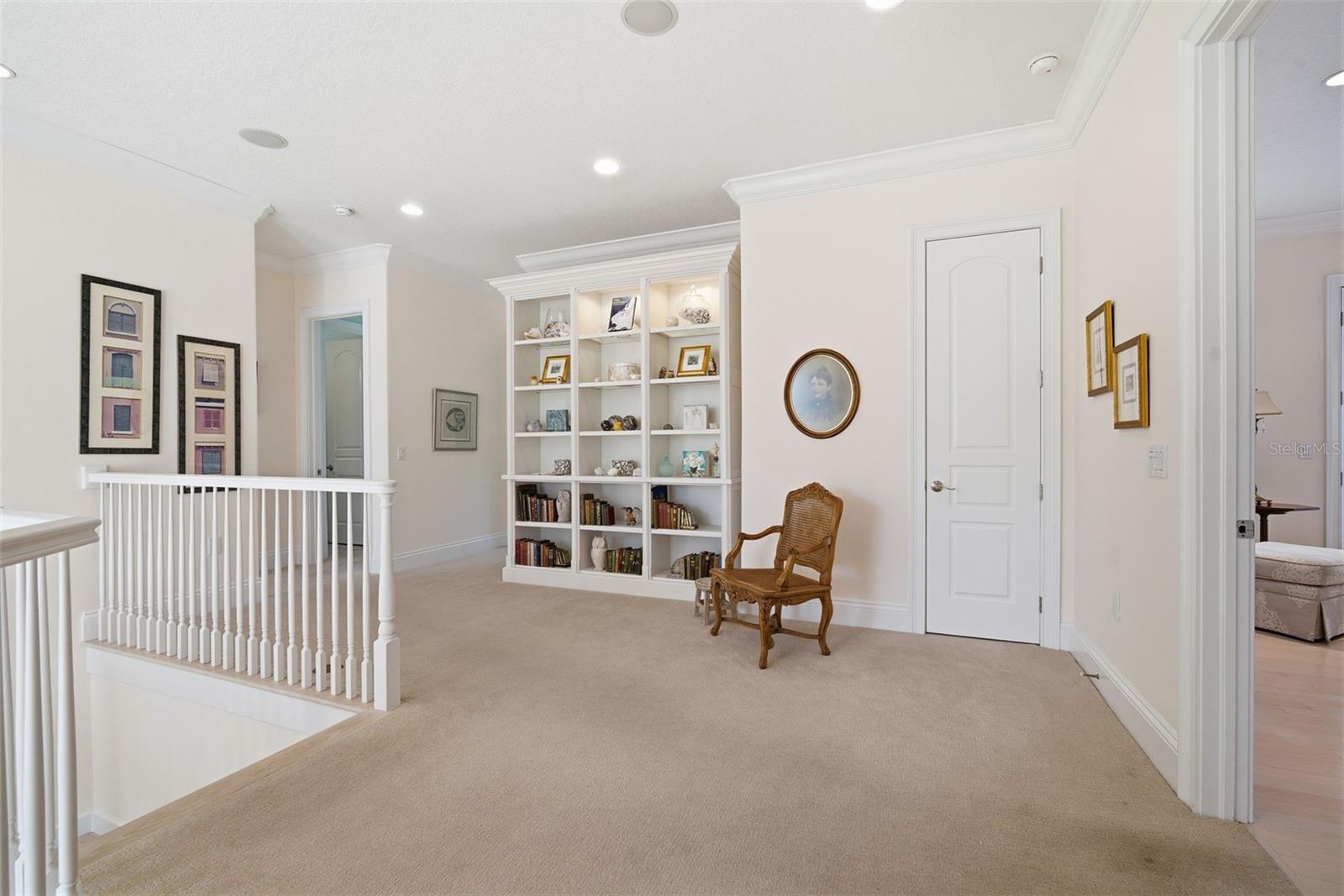 Listing photo id 7 for 4117 Azeele Street