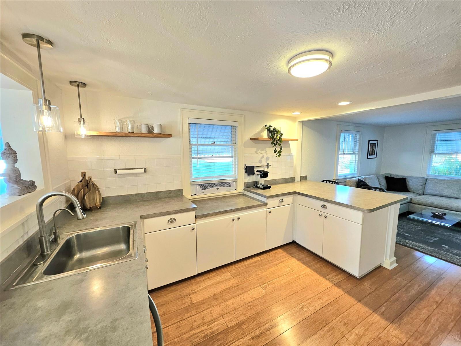 Image 16 of 47 For 3611 4th Avenue N