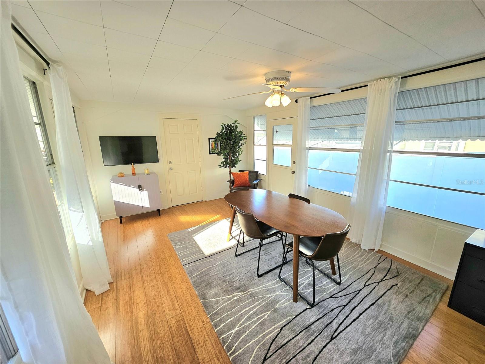 Image 20 of 47 For 3611 4th Avenue N