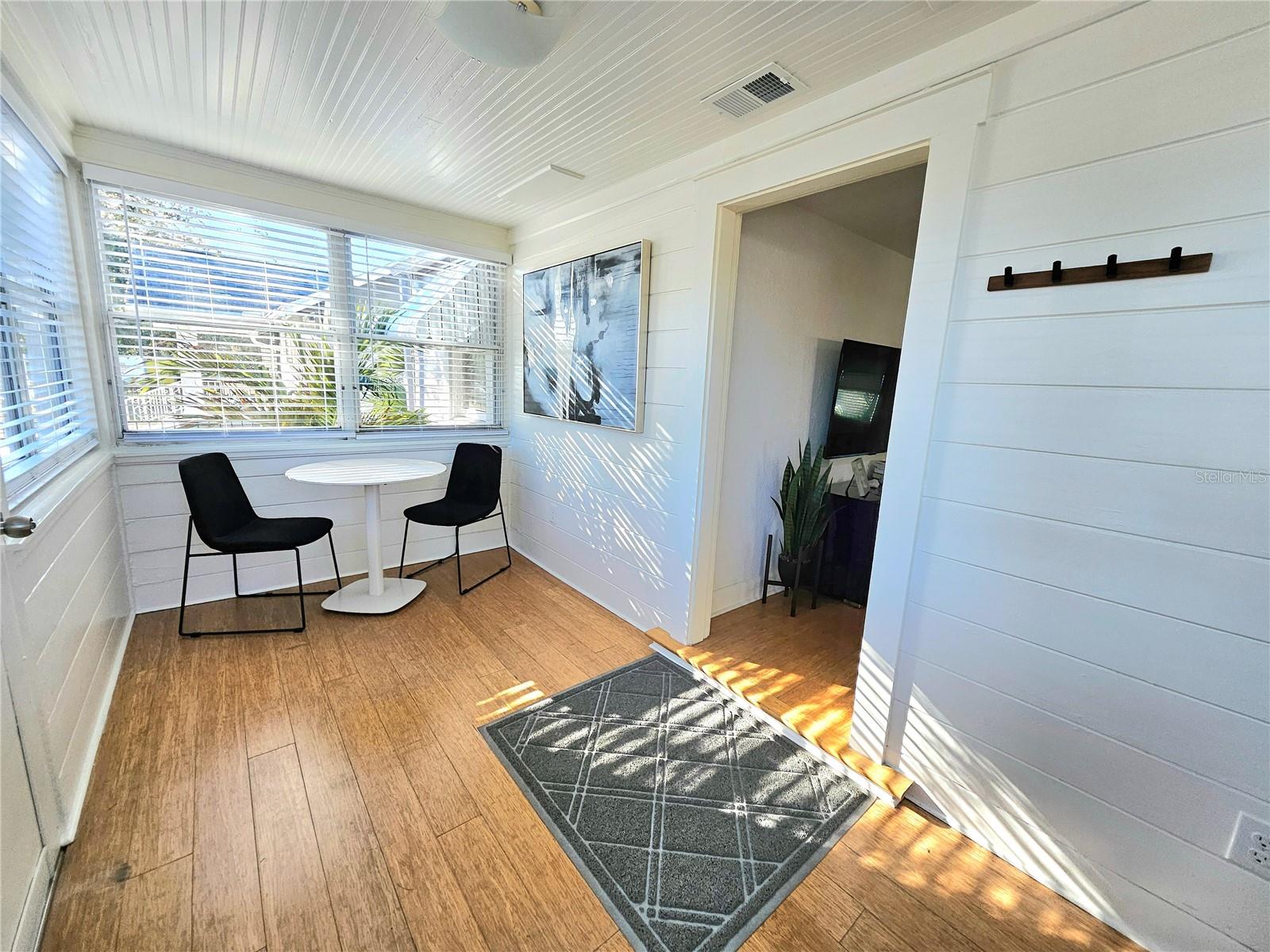 Image 4 of 47 For 3611 4th Avenue N