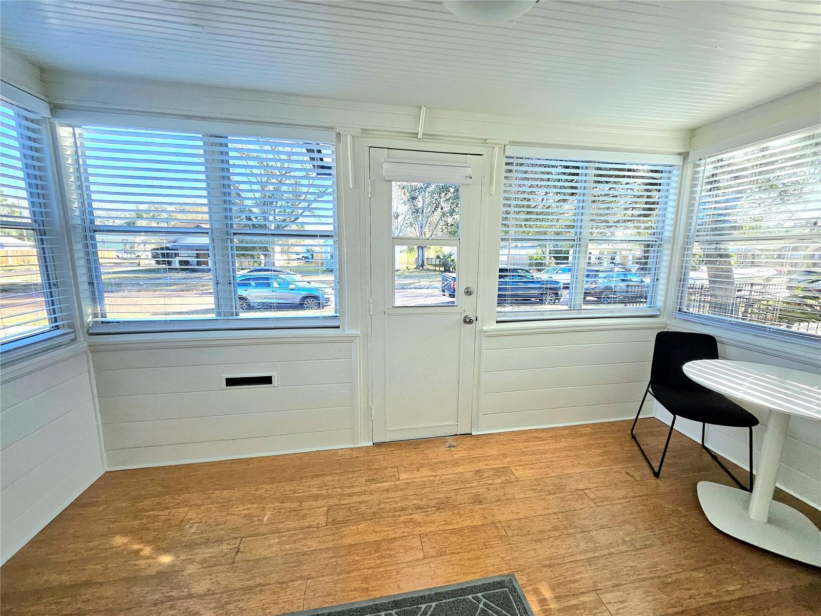 Image 7 of 47 For 3611 4th Avenue N