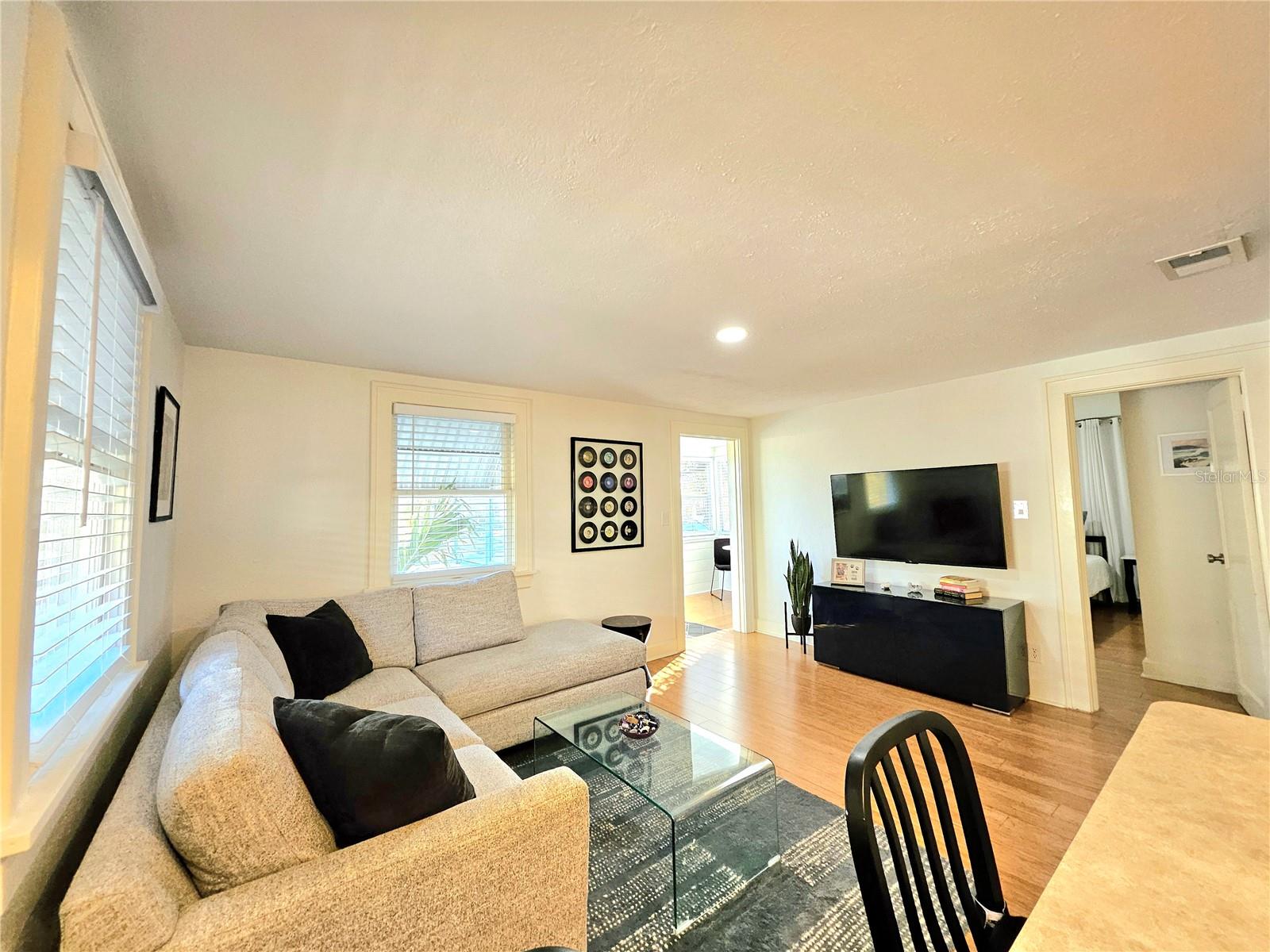 Image 9 of 47 For 3611 4th Avenue N