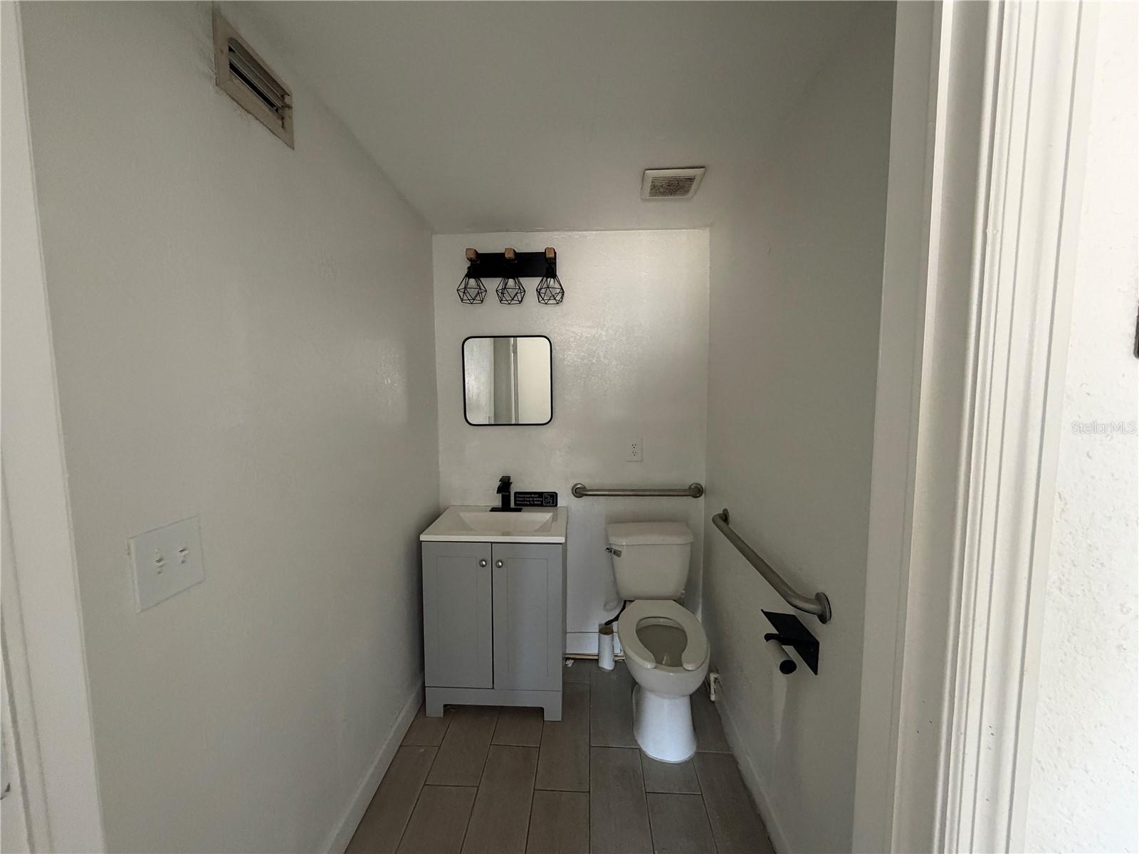 Image 13 of 19 For 4802 Busch Boulevard A