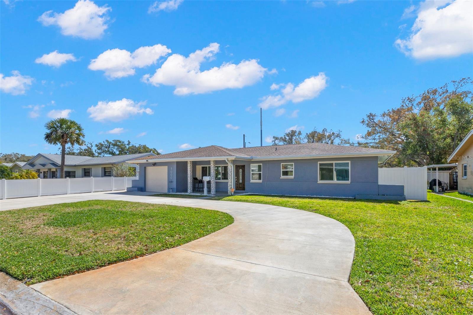 Image 3 of 30 For 1000 59th Avenue S