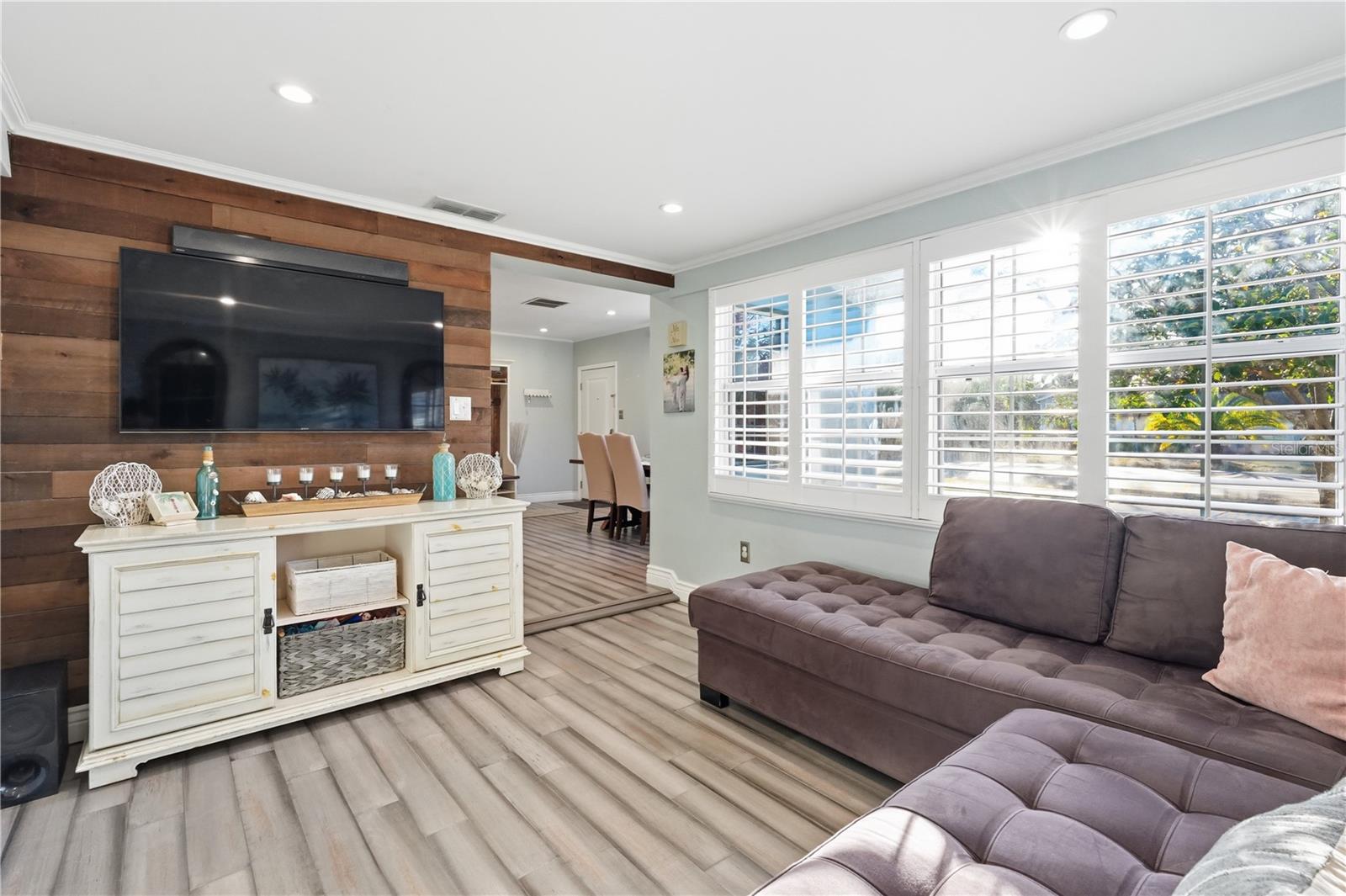 Image 10 of 33 For 2415 16th Street N