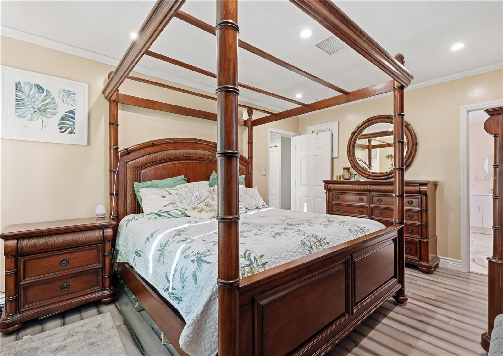 Image 12 of 33 For 2415 16th Street N