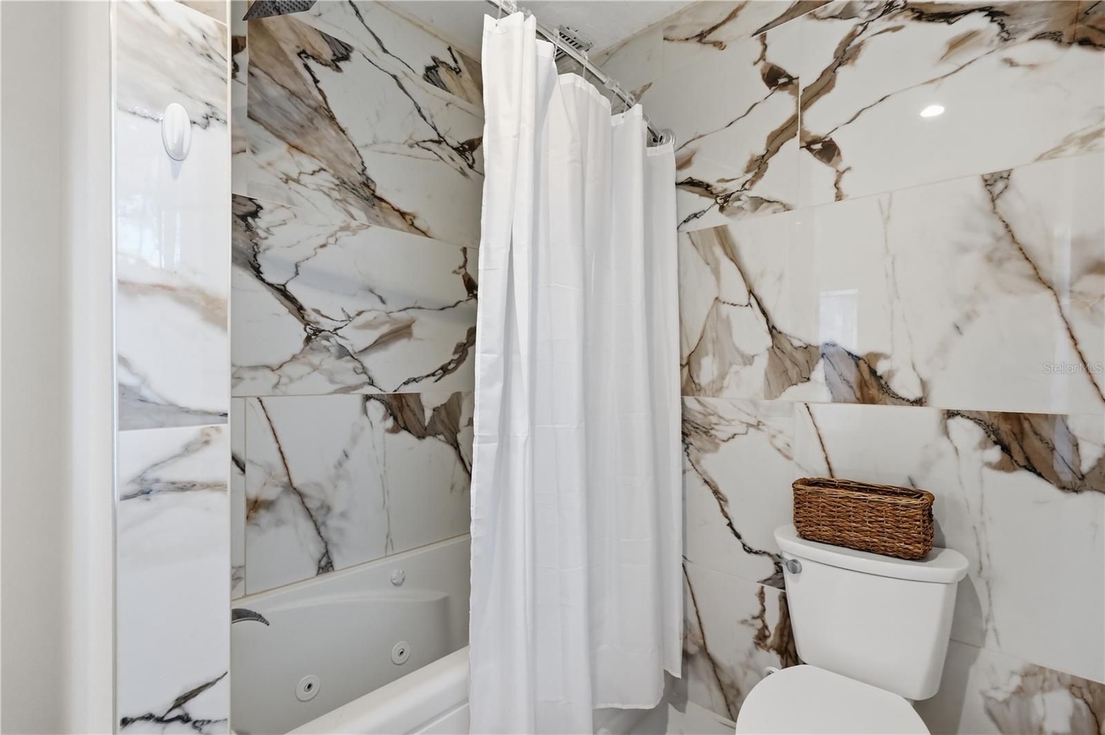 Image 15 of 33 For 2415 16th Street N