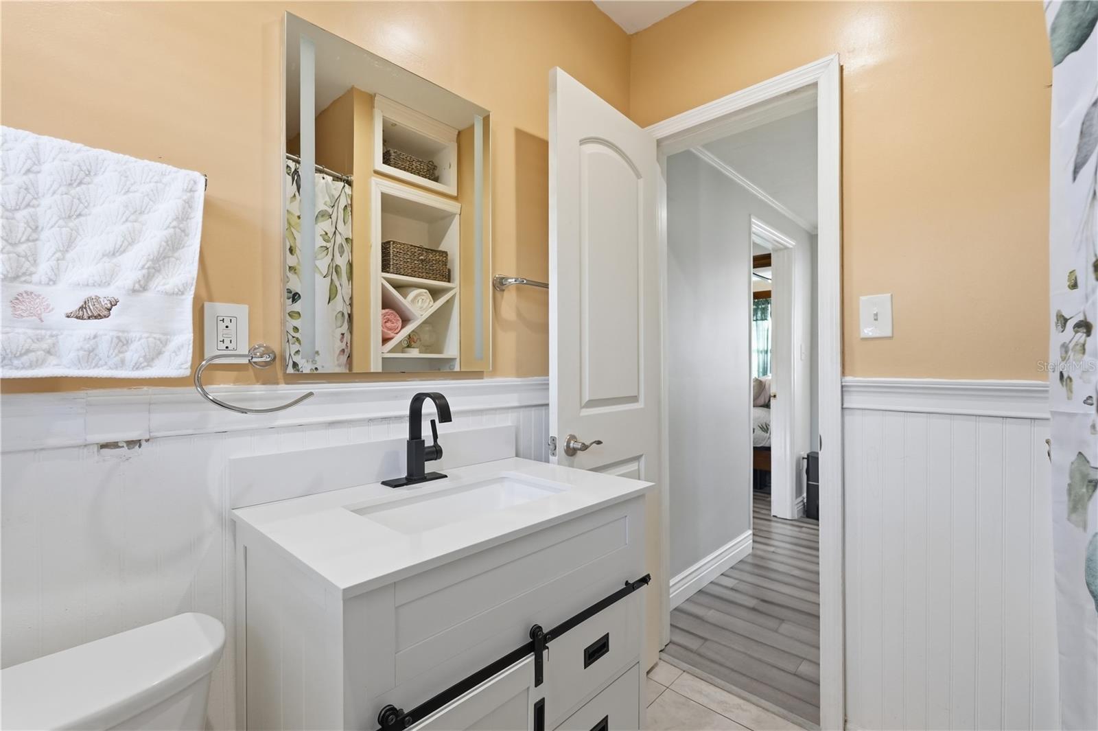 Image 21 of 33 For 2415 16th Street N