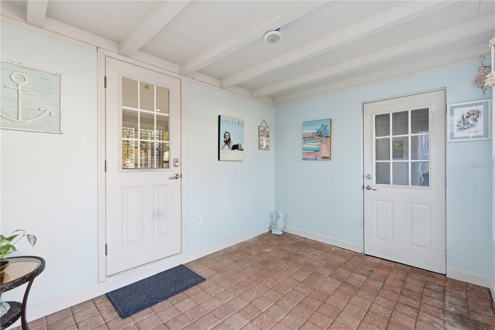 Image 23 of 33 For 2415 16th Street N