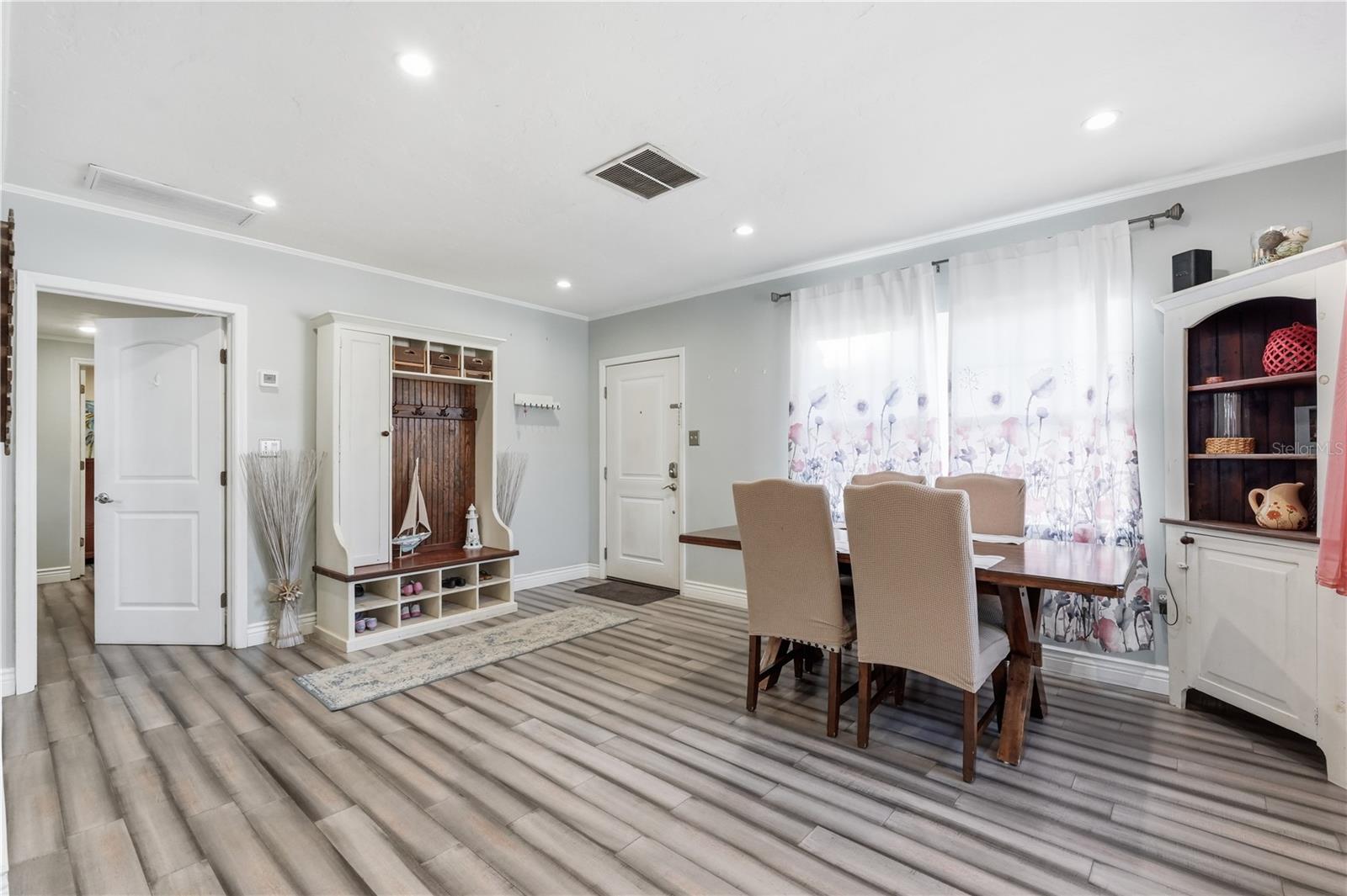 Image 4 of 33 For 2415 16th Street N