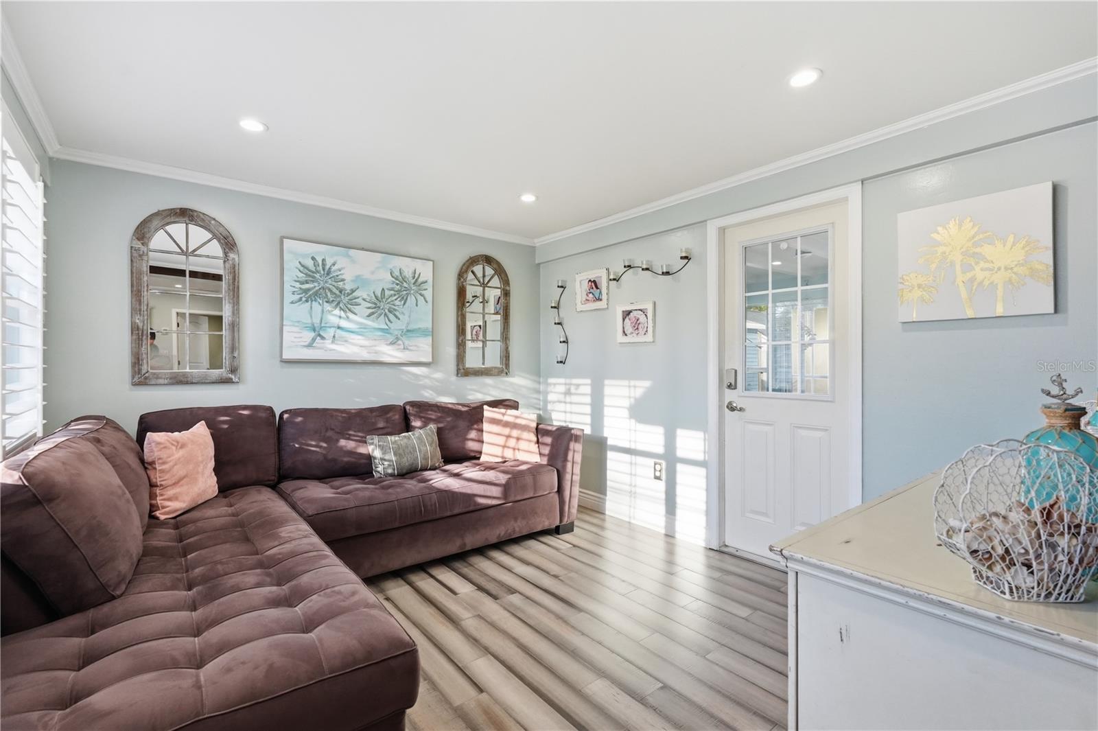 Image 9 of 33 For 2415 16th Street N