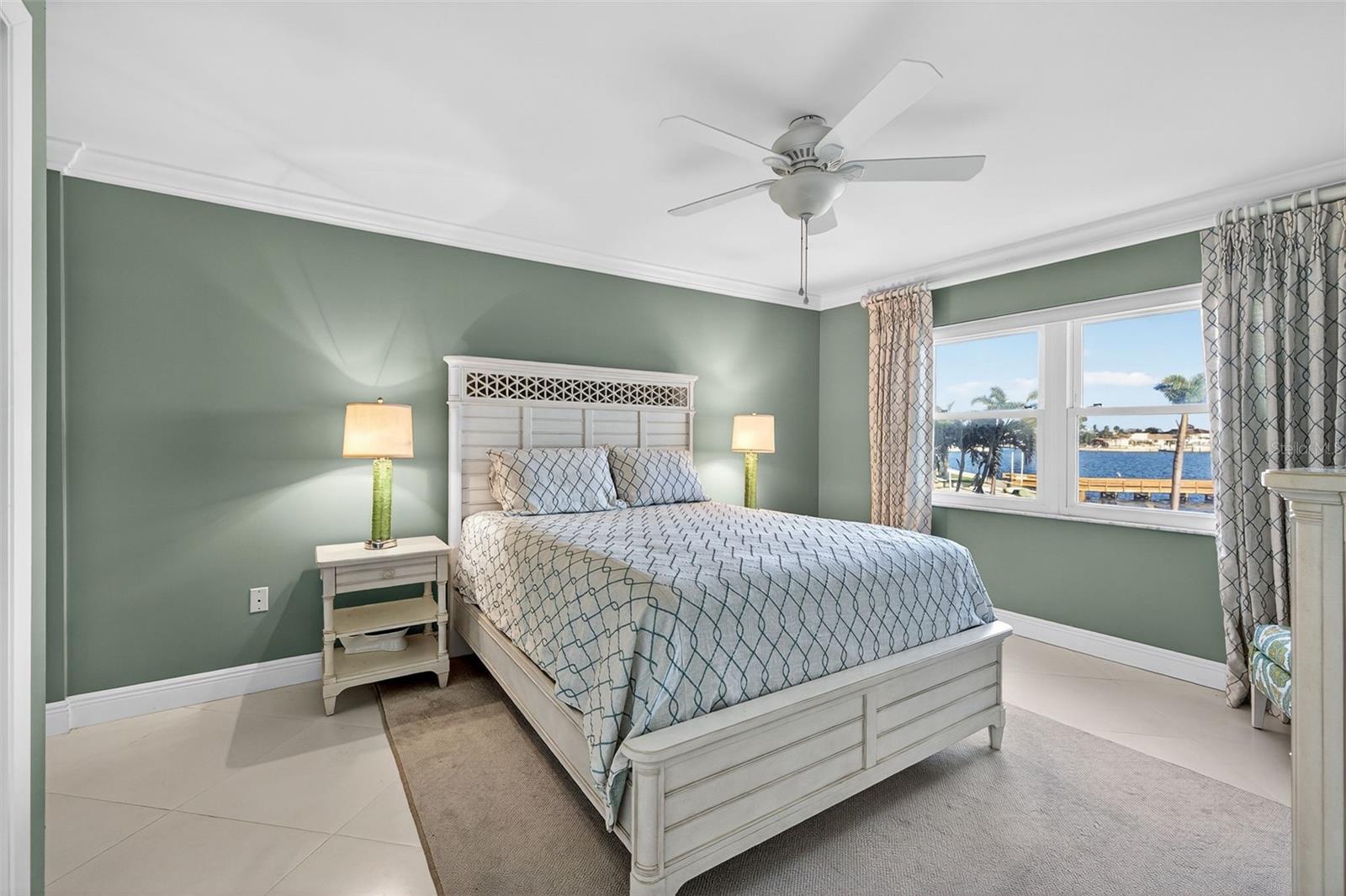 Image 18 of 37 For 5130 Brittany Drive S 201